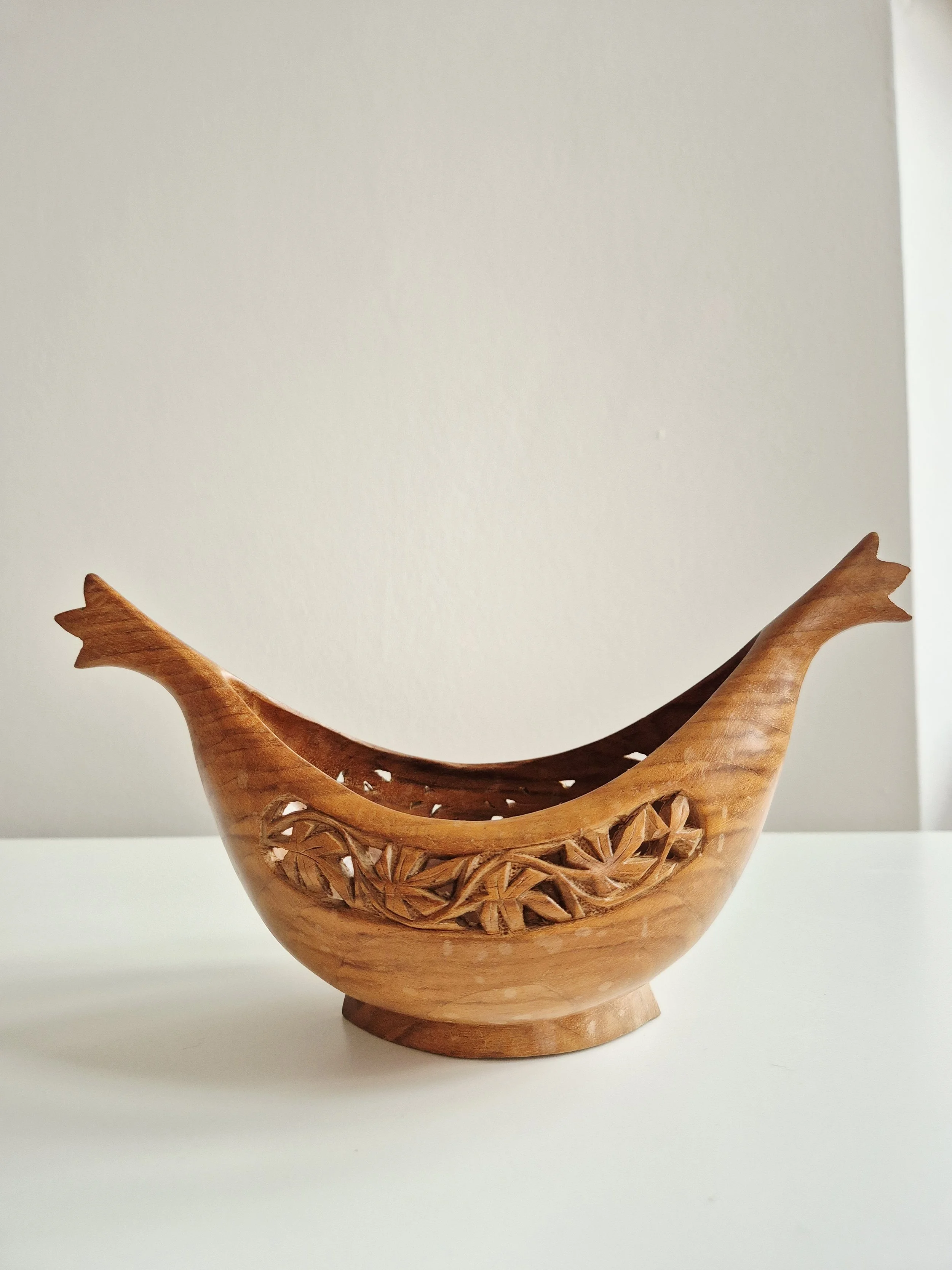 Миска Різьба