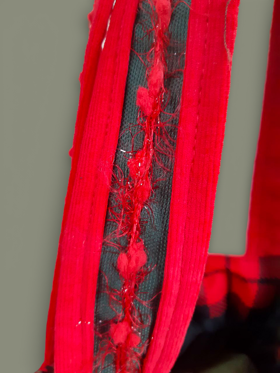 Гранати та шишки_AI (2).png