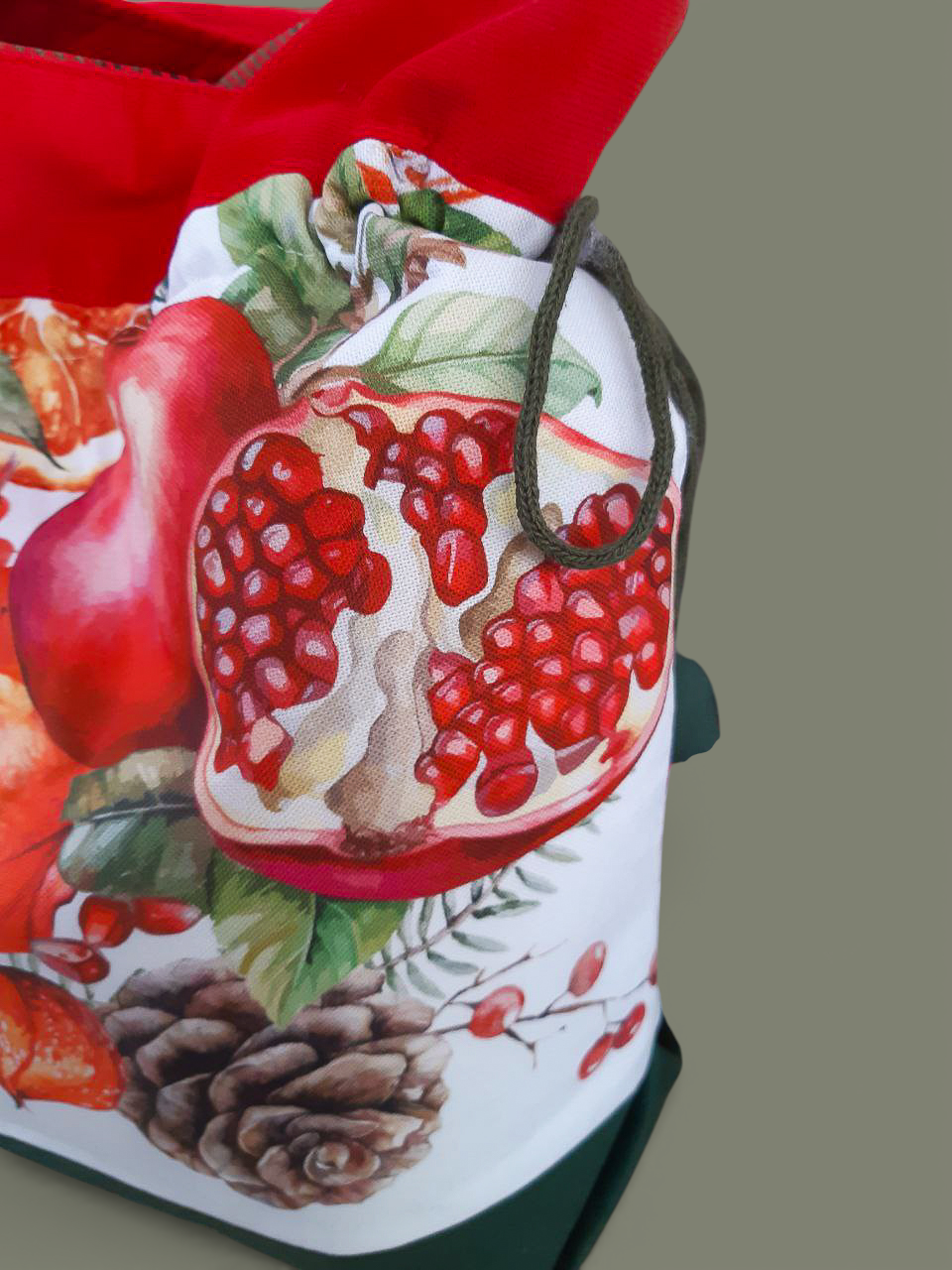 Гранати та шишки_AI (5).png