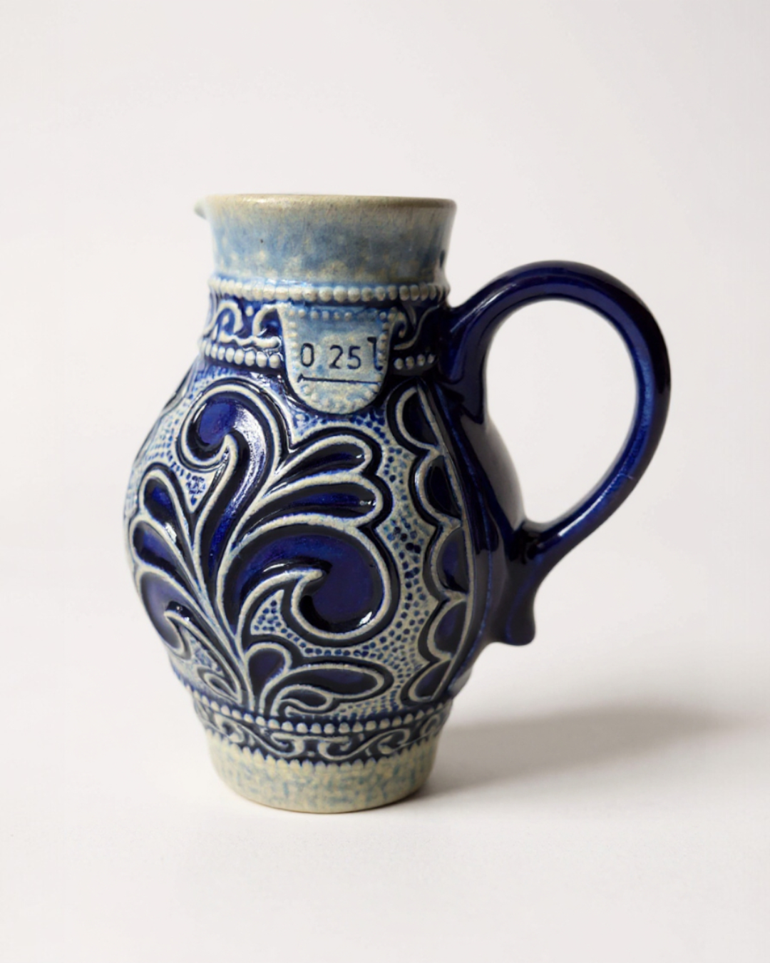 Глечик синій рельєф_АІ (7).png