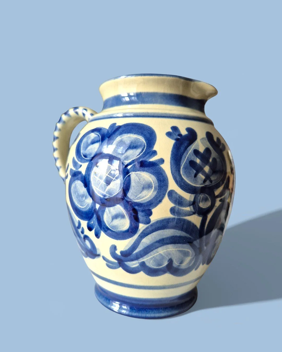 2026-2-082 Глек Синій букет_AI_007.jpg