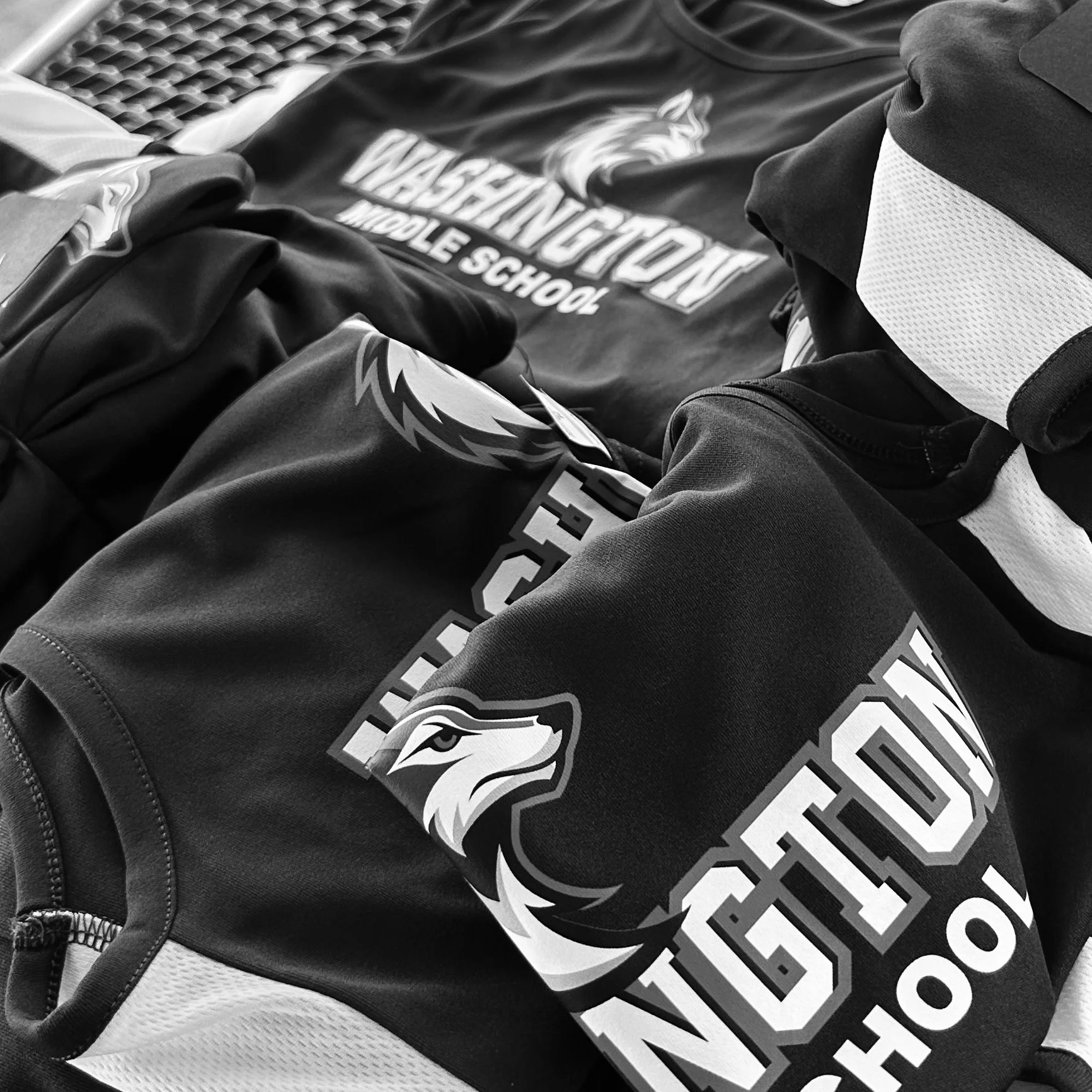 Middle School Runners Surprised with Singlets