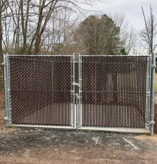 Chain link gate.png