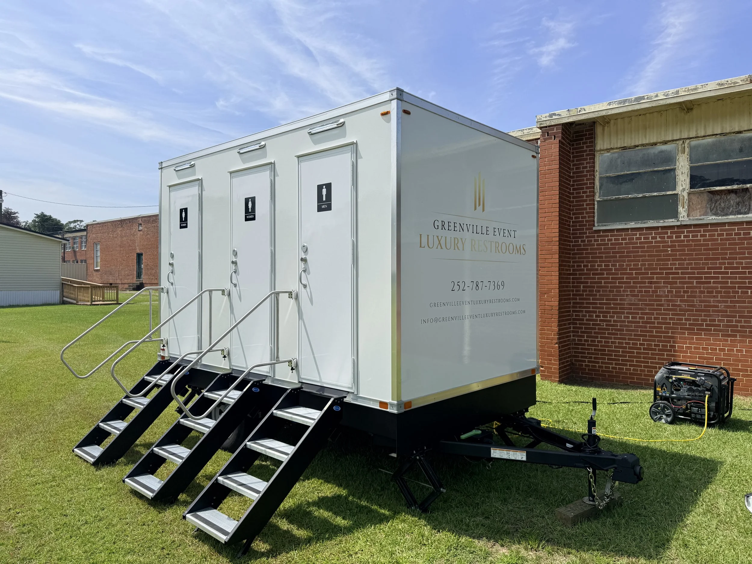 Luxury restroom trailer rental throughout Eastern North Carolina