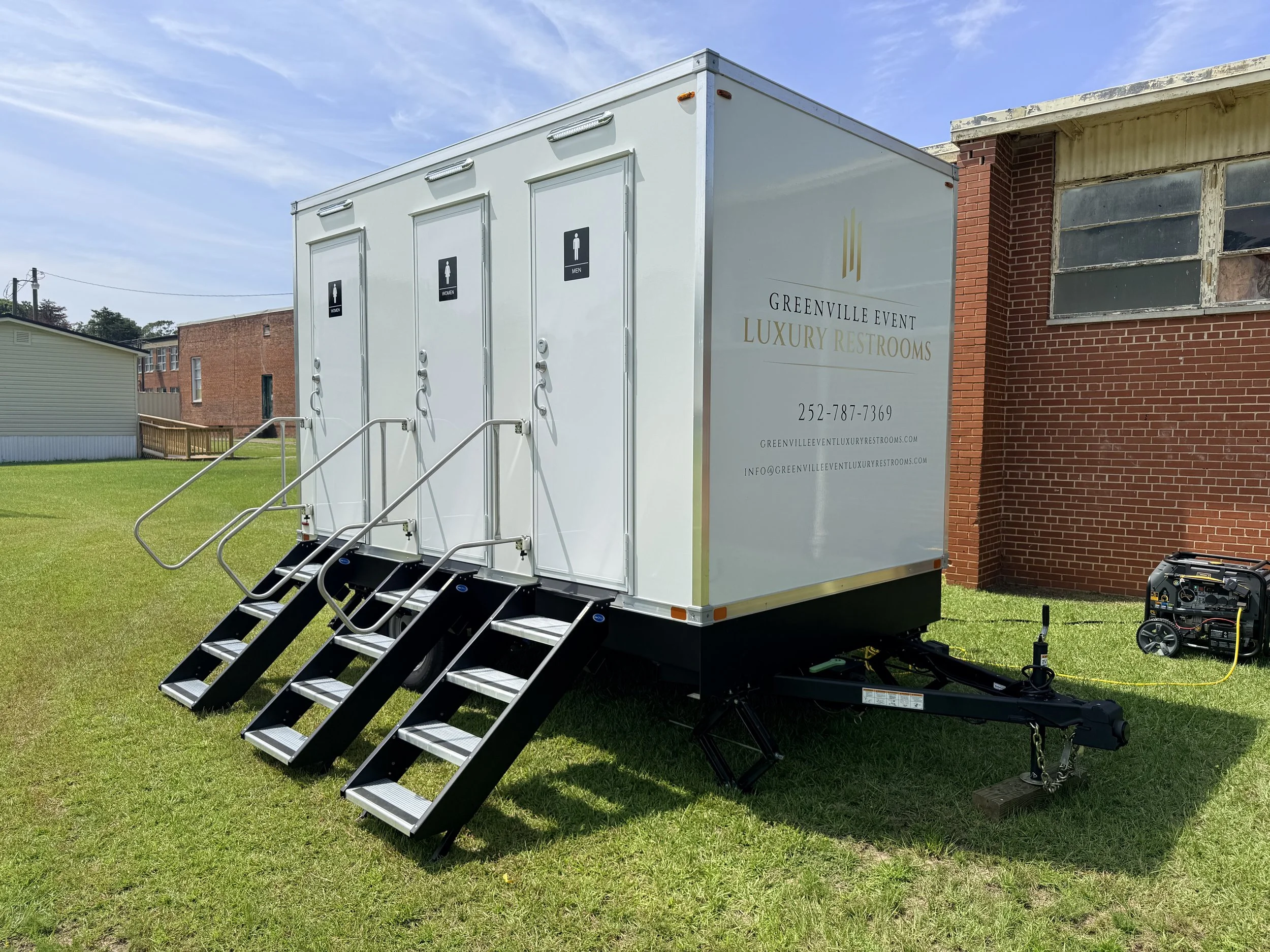 Luxury restroom trailer rental throughout Eastern North Carolina