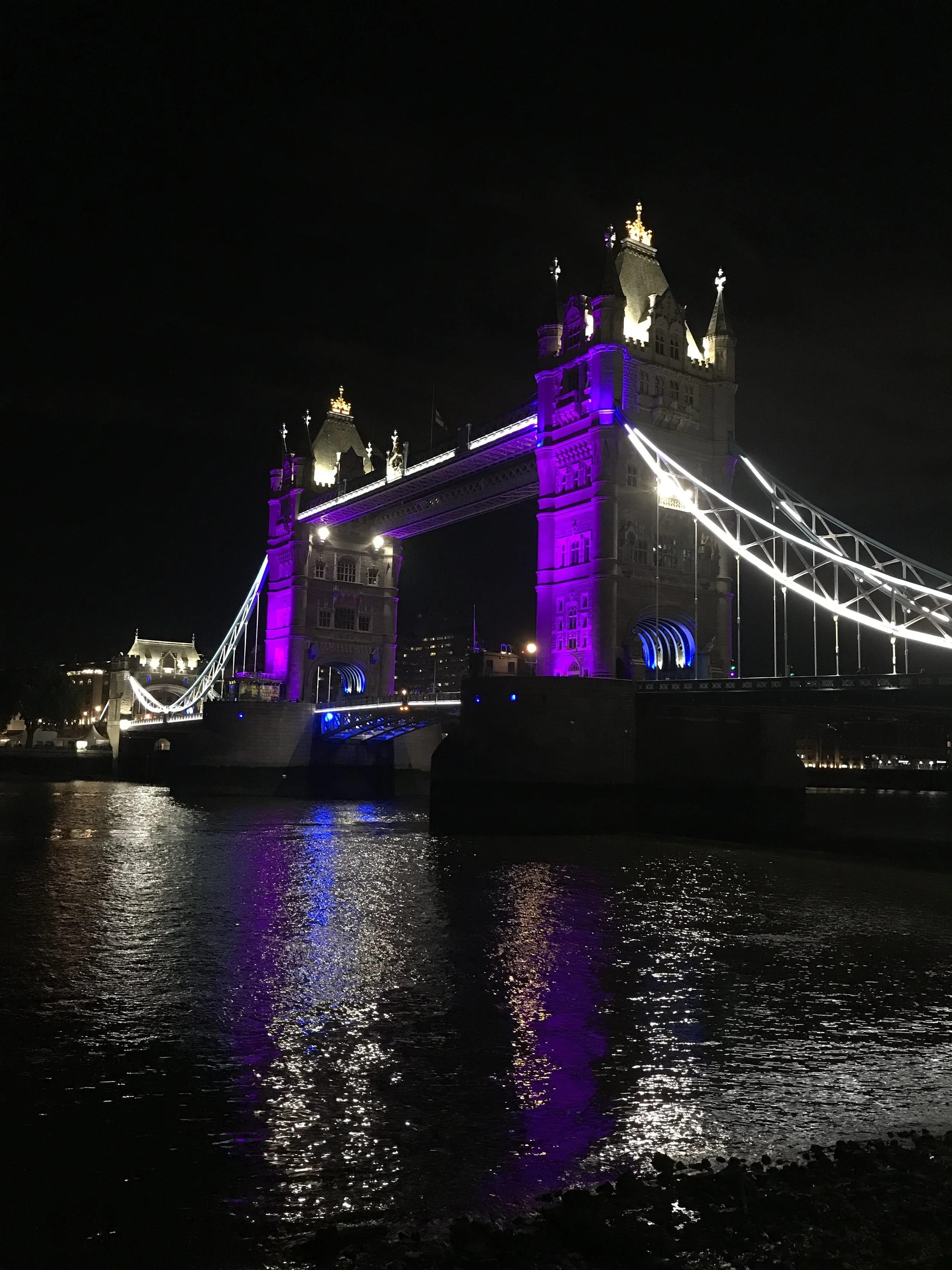 Back in London same day as Queen's death, 2022