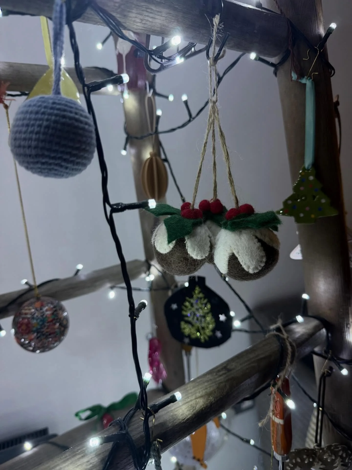 As Christmas Day comes to a close I just wanted to say incase anyone needed to hear it&hellip; 
Make sure you take time to thank yourself for showing up in the ways you could today. For trying, even when it felt heavy.  For staying gentle with yourse