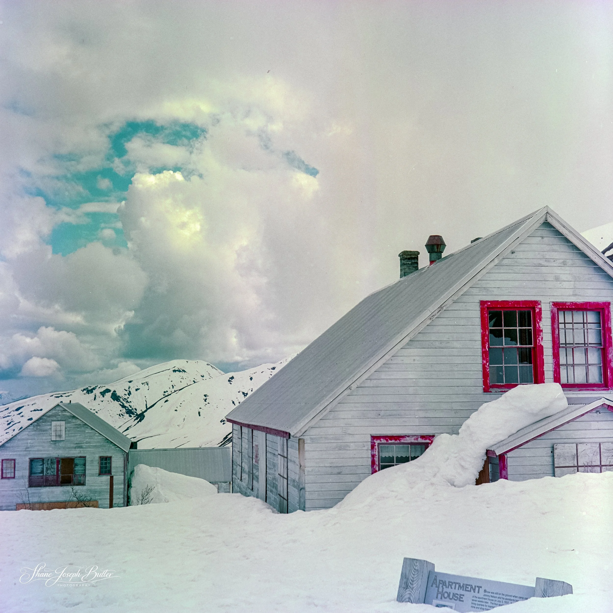 Surviving buildings from the Independence Mine in Hatcher Pass.

Shot with Yachica Flex Model C 120mm Film