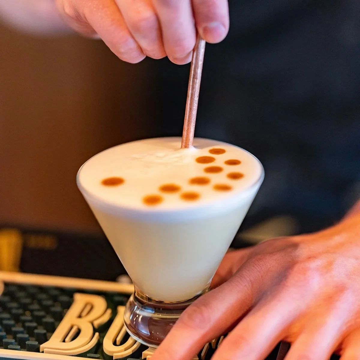 whiskey sour, cocktail, bar, drink, nightlife