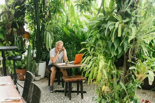 How to Handle Finances &amp; Taxes as a Digital Nomad (Without Losing Your Mind)