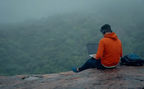 Feeling Lonely and Burnt Out as a Digital Nomad? Here’s How to Fix It (For Real)