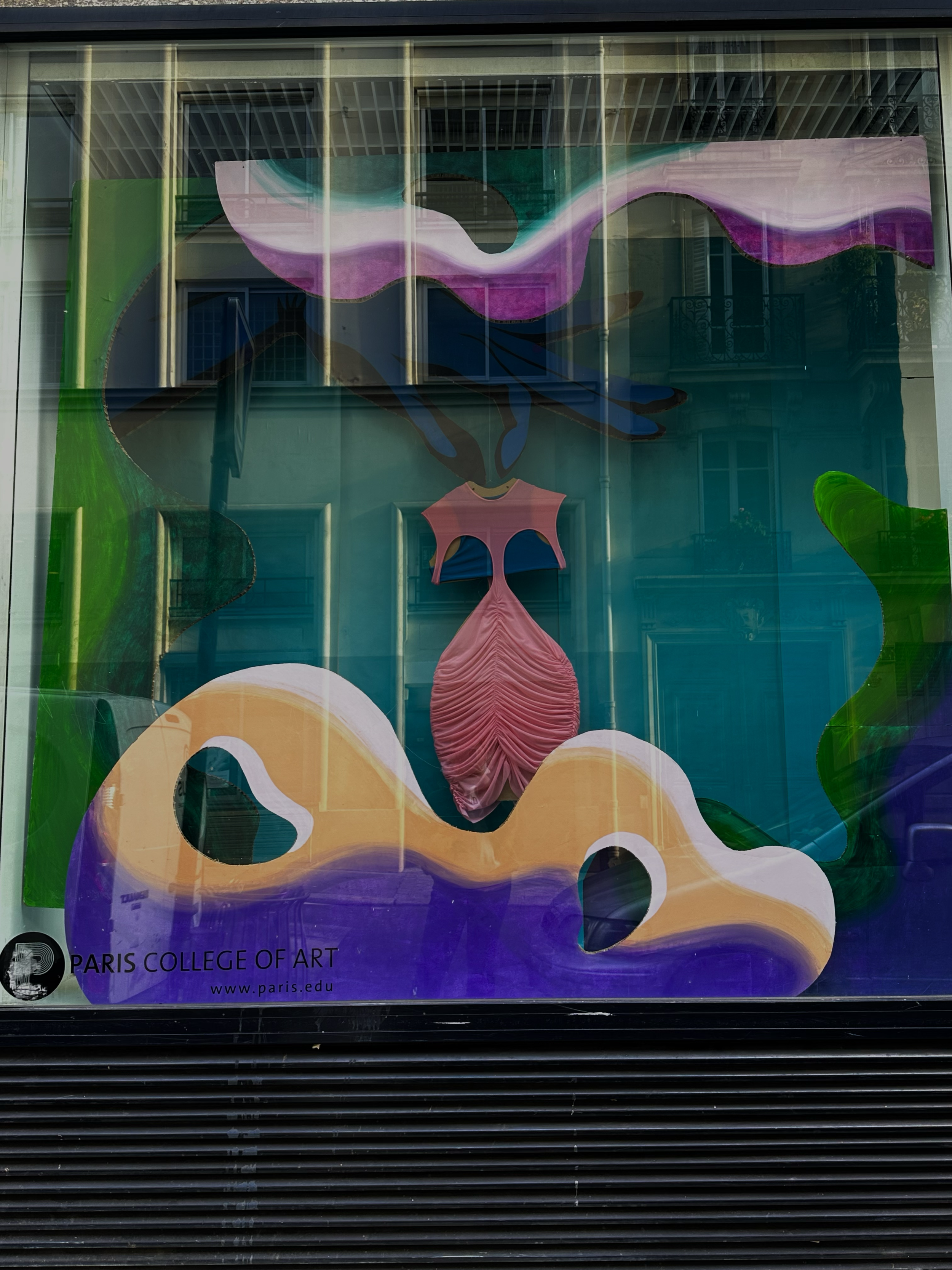 WINDOW DISPLAY FOR FASHION DESIGNER