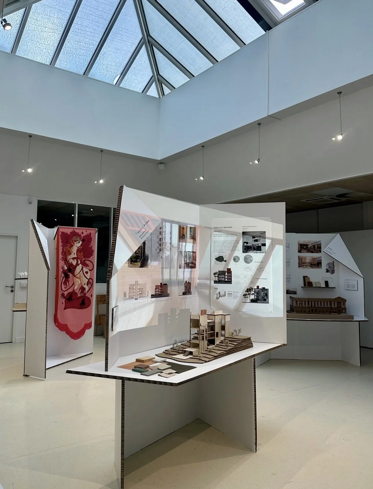 EXHIBITION "FROM HERE TO THERE"


MAY 2025
PARIS, FRANCE