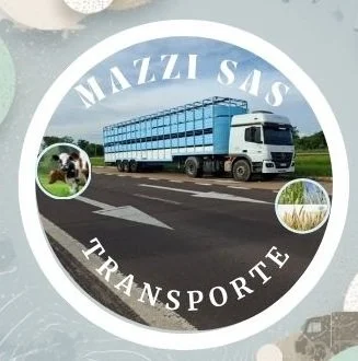 Camión de transporte con remolque azul en la carretera, dentro de un logo circular que dice 'Mazzi SAS Transporte'