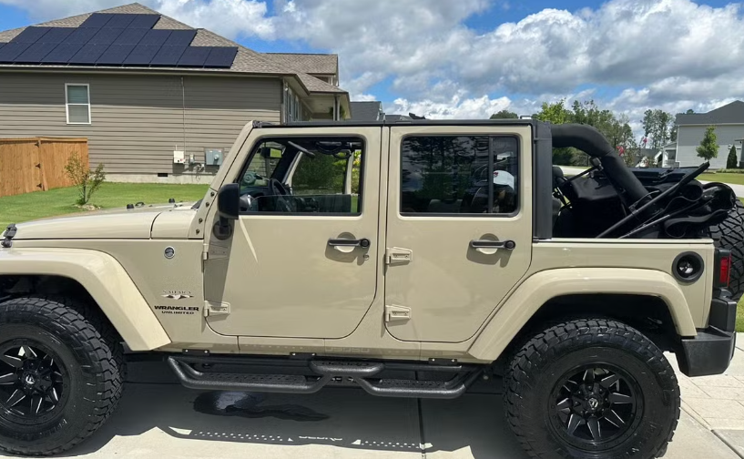 2017 Jeep Wrangler Sahara 