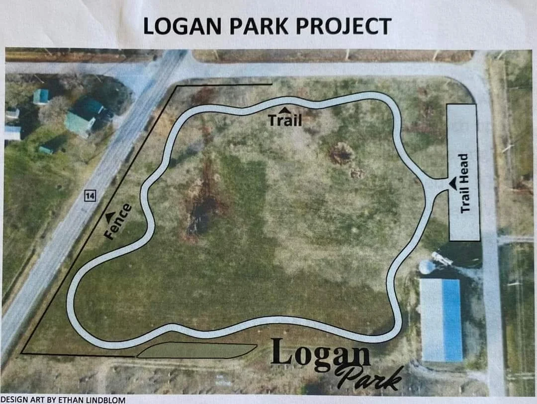 Map of Logan Park showing a trail looping around the park with a trailhead on the right side and an entrance on the left side.