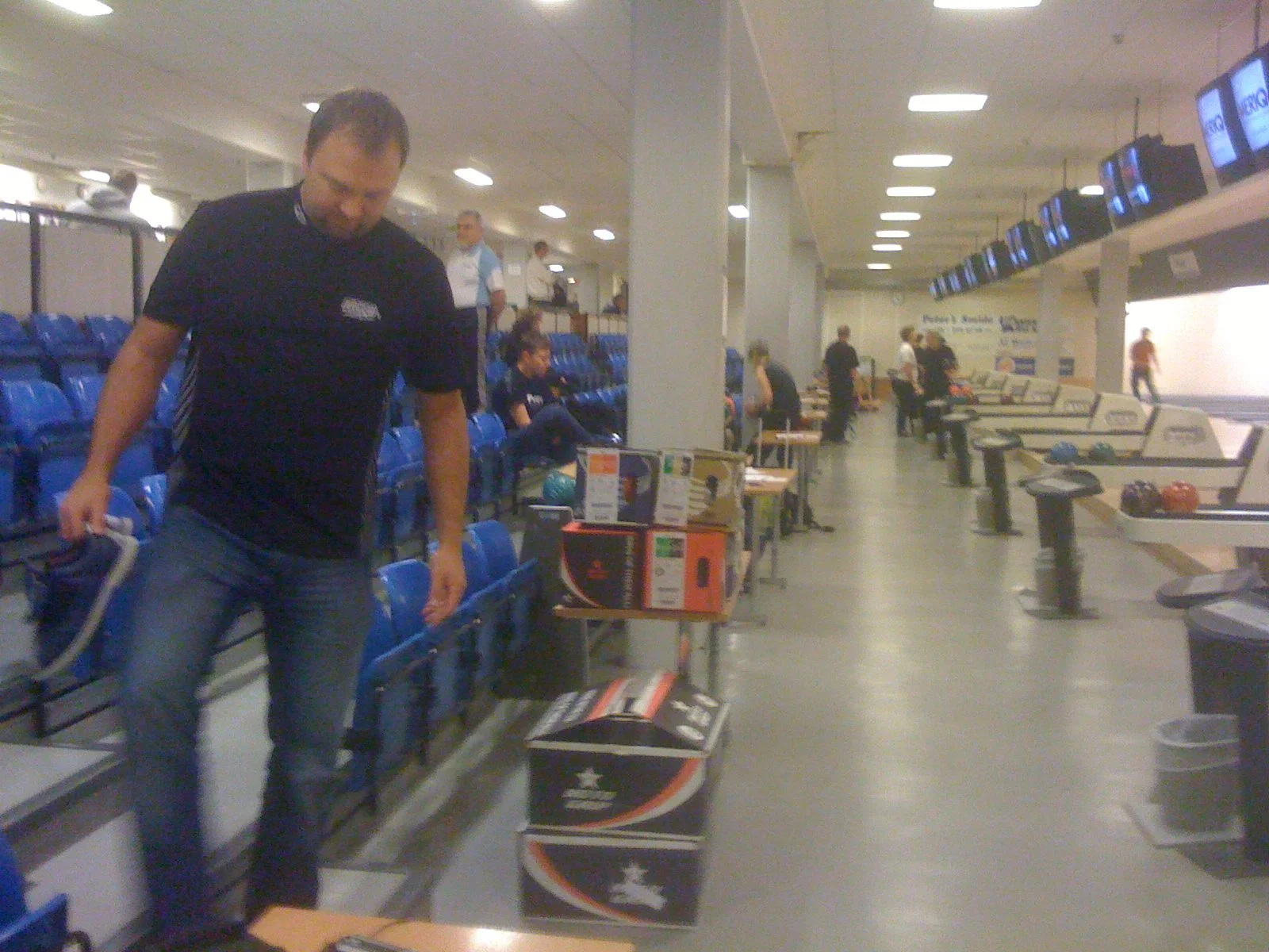 Swminar with Bowltech distributo Niklas Linderholm Stadionparken, Sweden 2009.JPEG