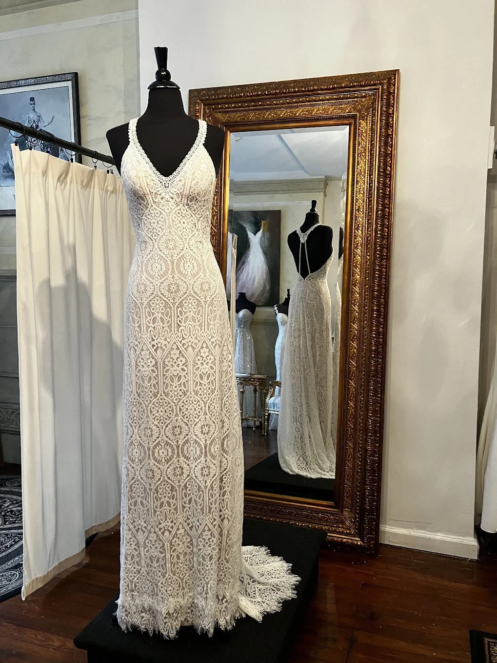 Chic Nostalgia | 101500167 | Column