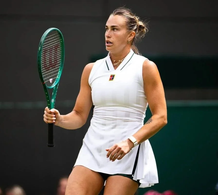 Aryna_Sabalenka_-_Wimbledon_Championships_2026_-_Day_3-DSC_3582_xgaplus.jpg