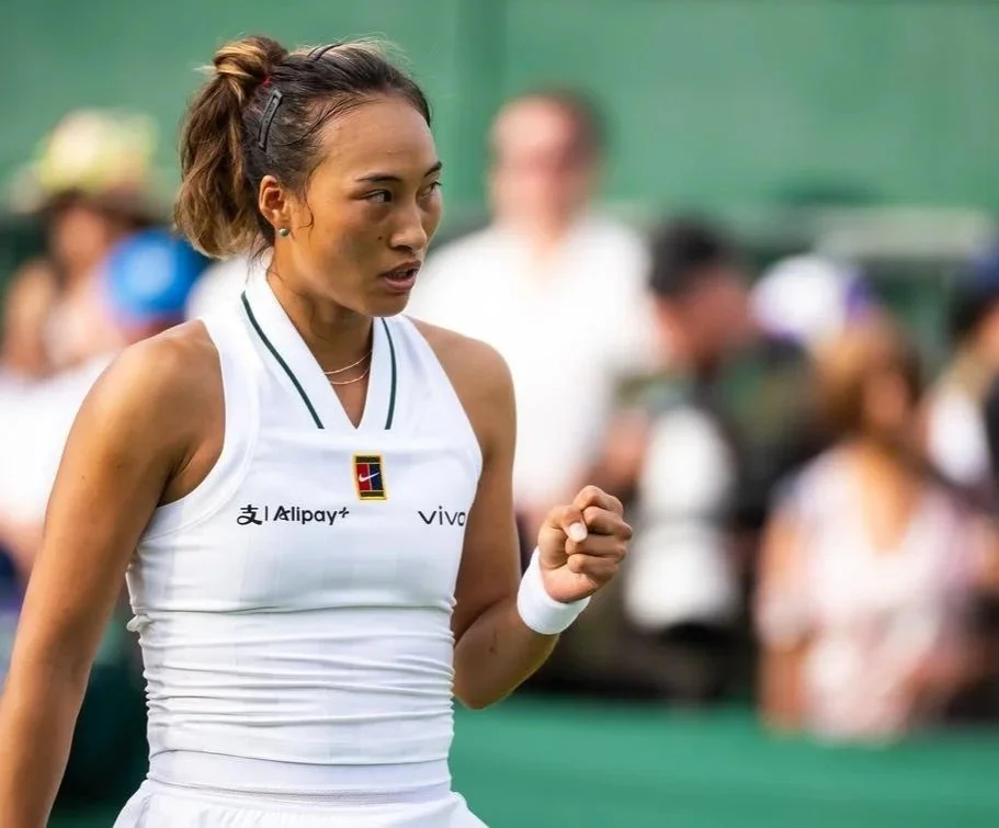 Qinwen_Zheng_-_Wimbledon_Championships_2026_-_Day_1-DSC_1565A_xgaplus.jpg