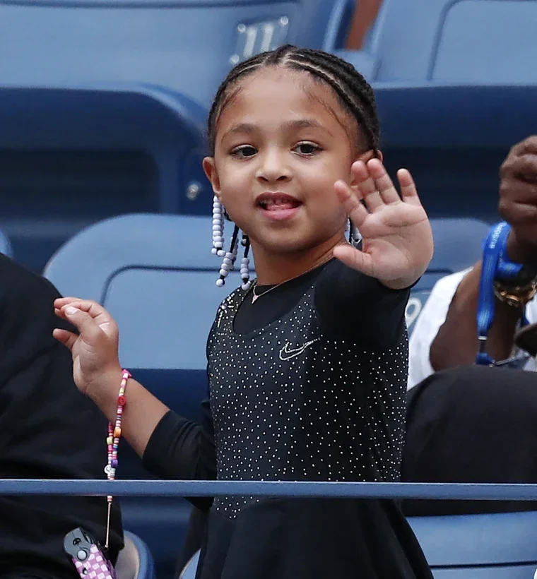 serena-williams-olympia-daughter-hair-US-open-sk-inline-4-220829-a7ef64.webp