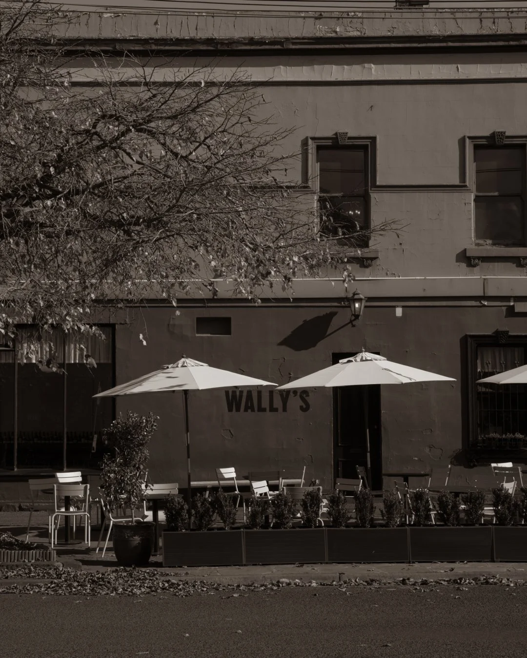 [DS] Wally_s - Exterior - 1.jpg