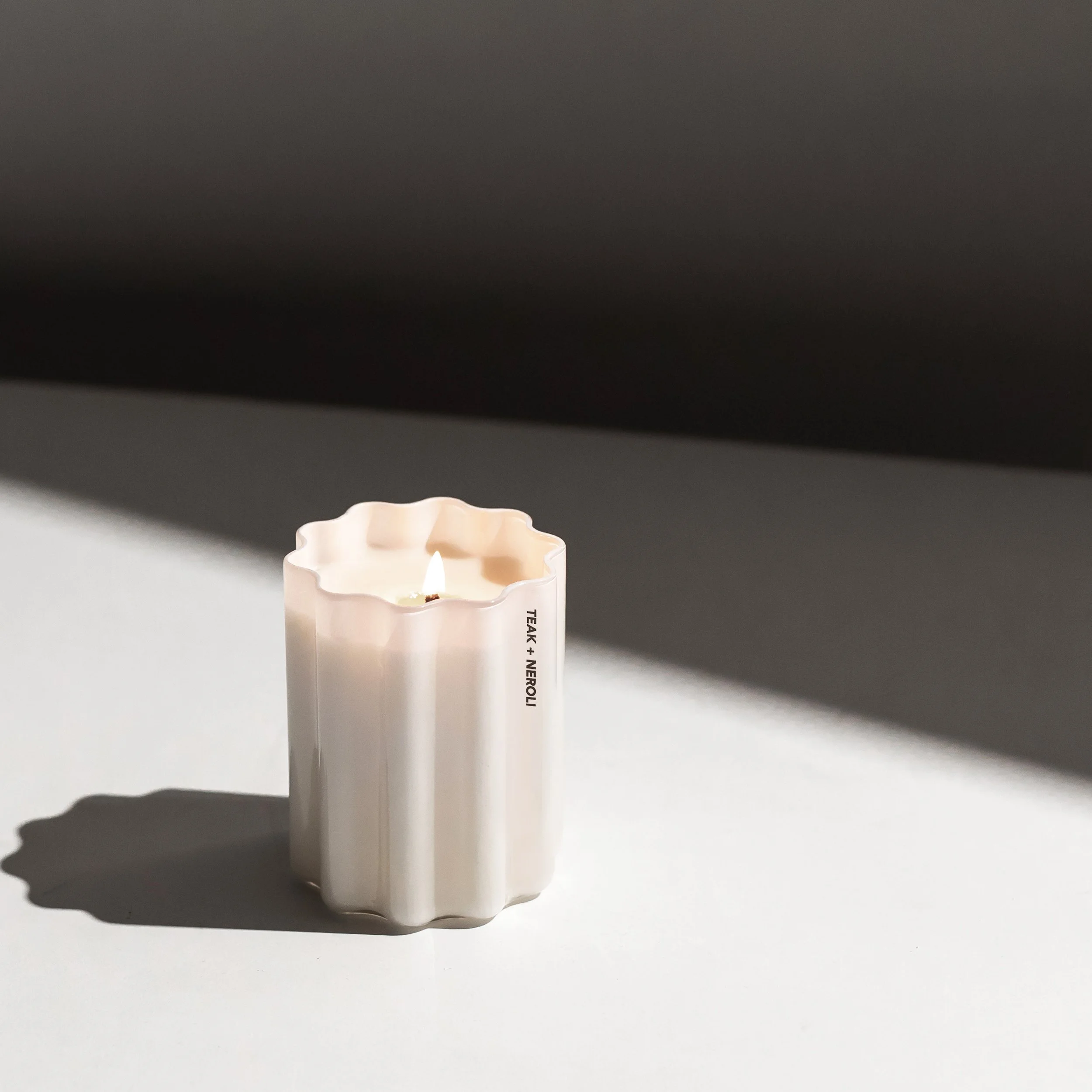 Wave+Candle+-+Teak+&+Neroli+-+Lifestyle.jpg