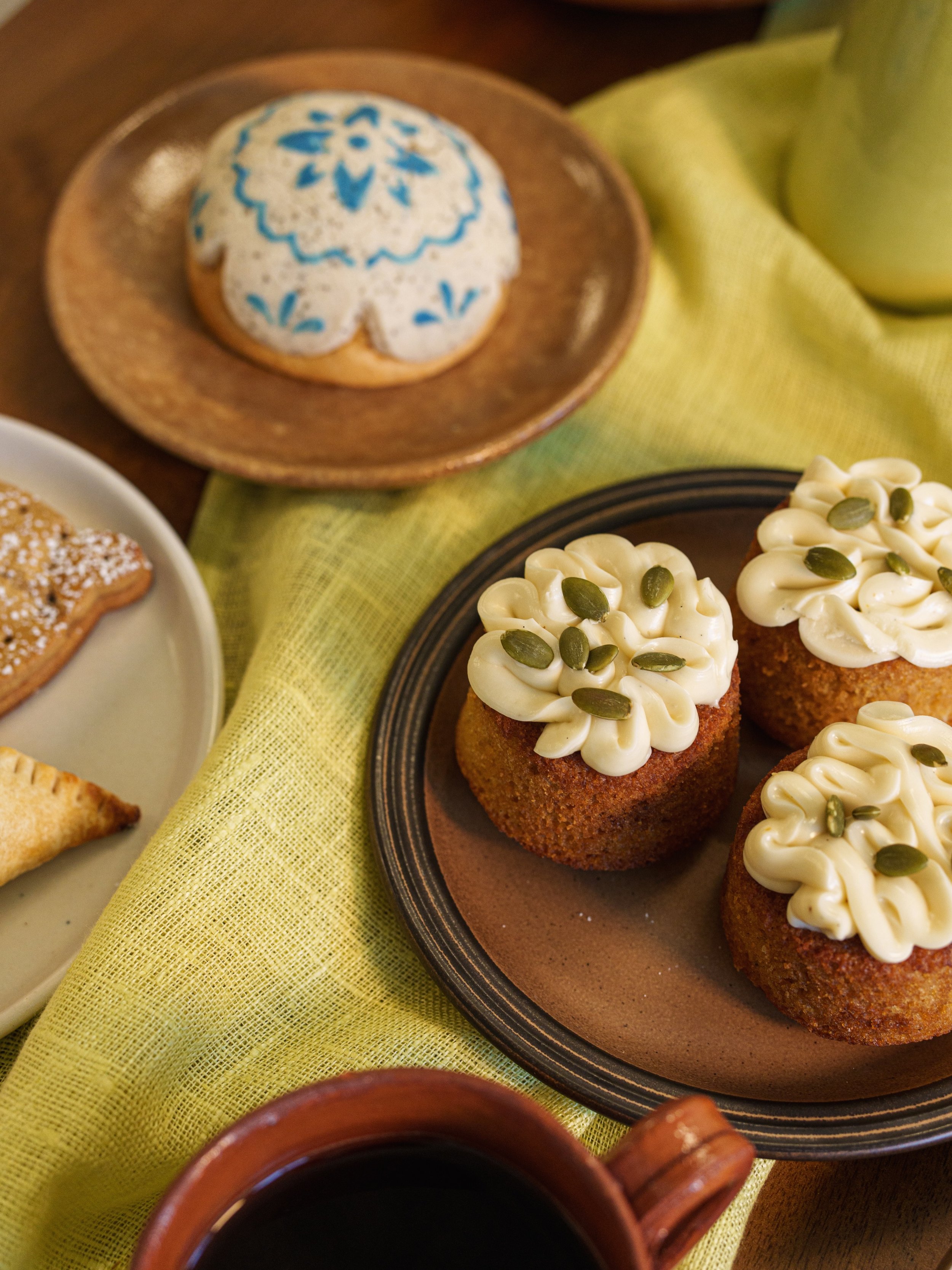 One of our favorite cakes to decorate has to be our Gluten-Free Corn &amp; Honey Cake. 🌽🍯

It&rsquo;s inspired by pan de elote, but we wanted to give her a little glow-up by topping it off with Swiss Meringue and pepitas. Trust, they&rsquo;re super