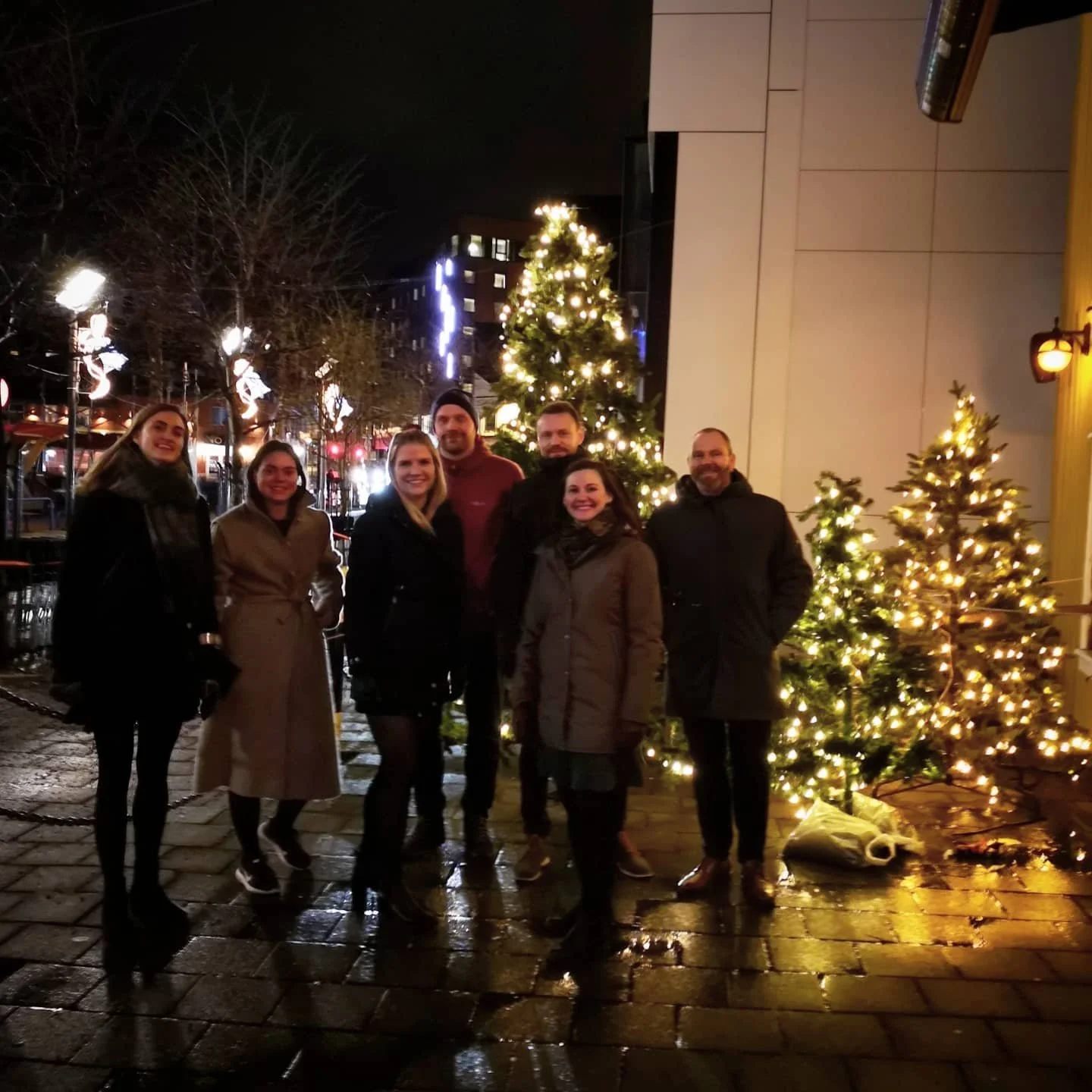 Denne buketten &oslash;nsker alle en riktig god jul!!

Om det skulle oppst&aring; noe uforutsett i romjula, s&aring; er der bare &aring; ringe, Risten holder fortet. Ellers er de aller fleste tilbake 4. januar. Utenom Therese som har skole f&oslash;r