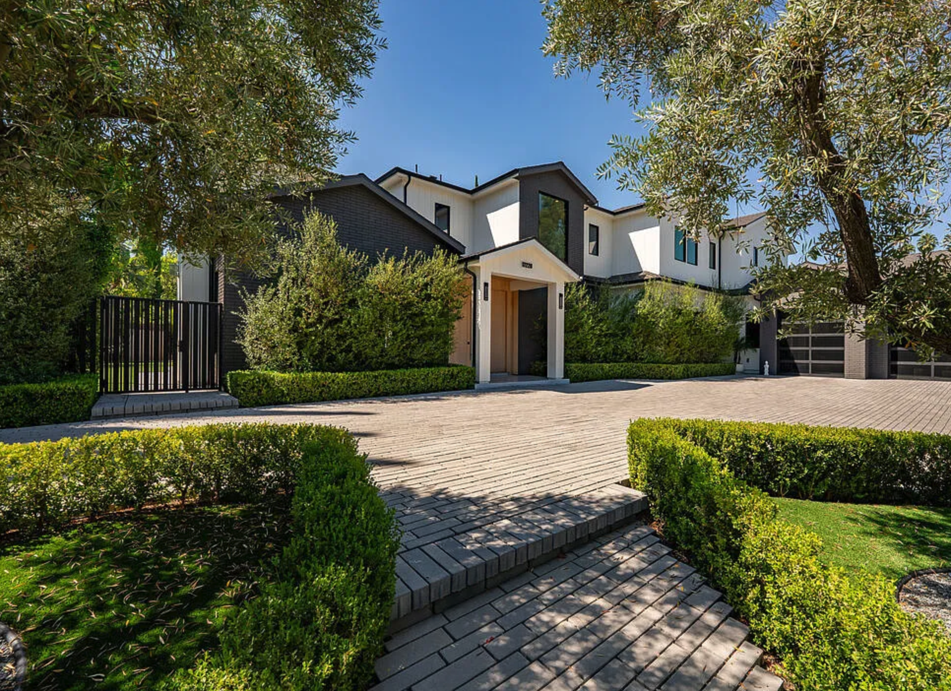 17228 Otsego Street, Encino