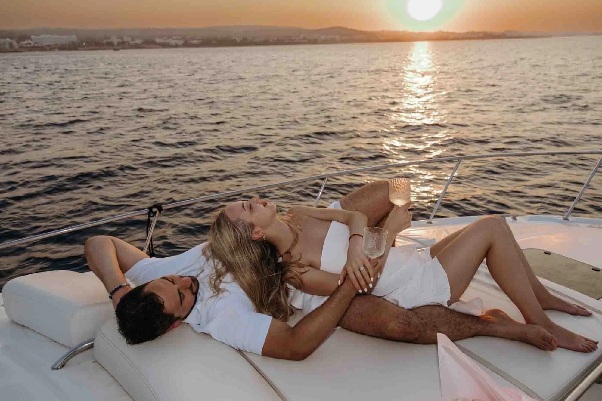 Romantic_sunset_proposal_limassol