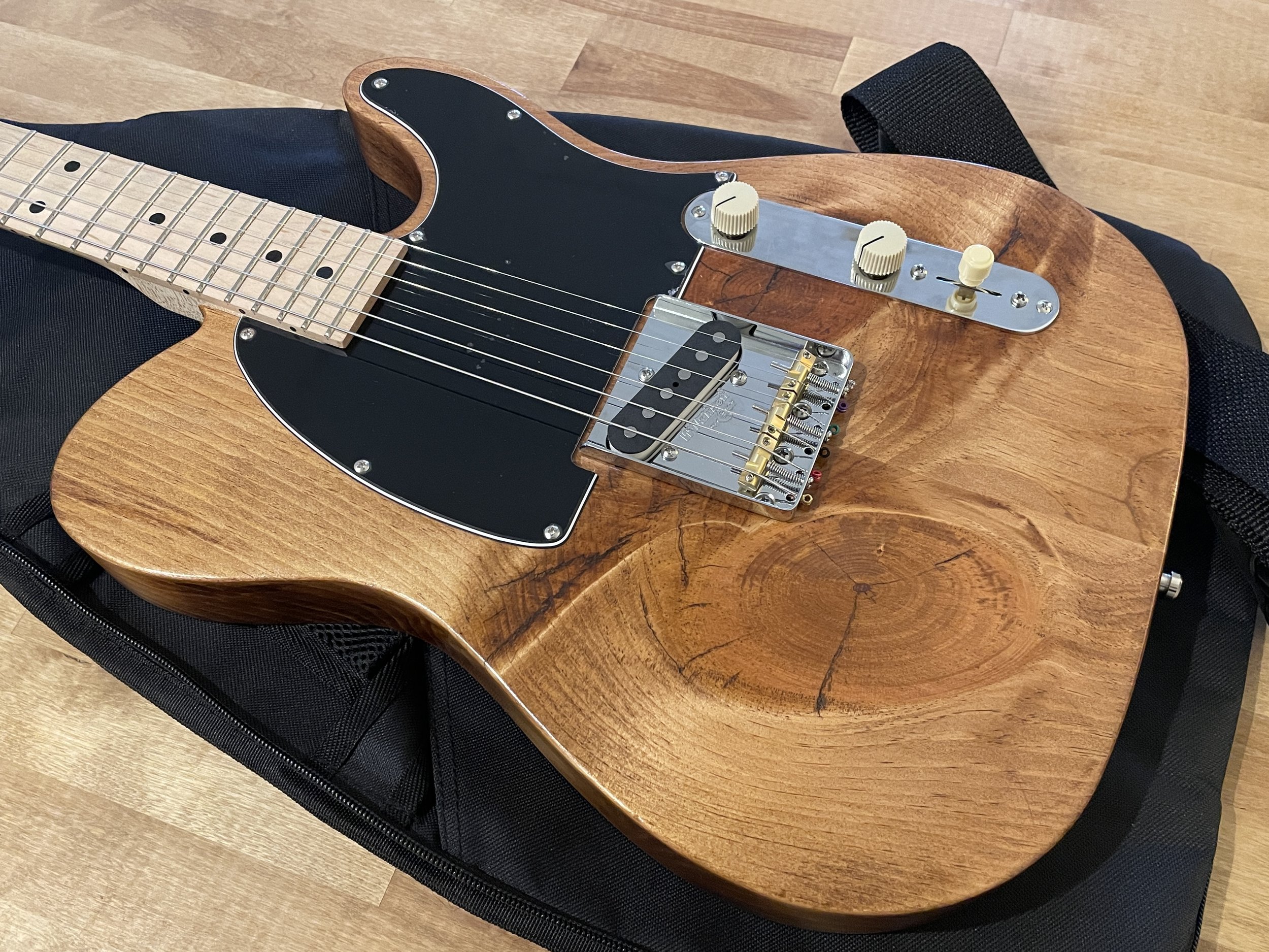 Description of Guitar 5