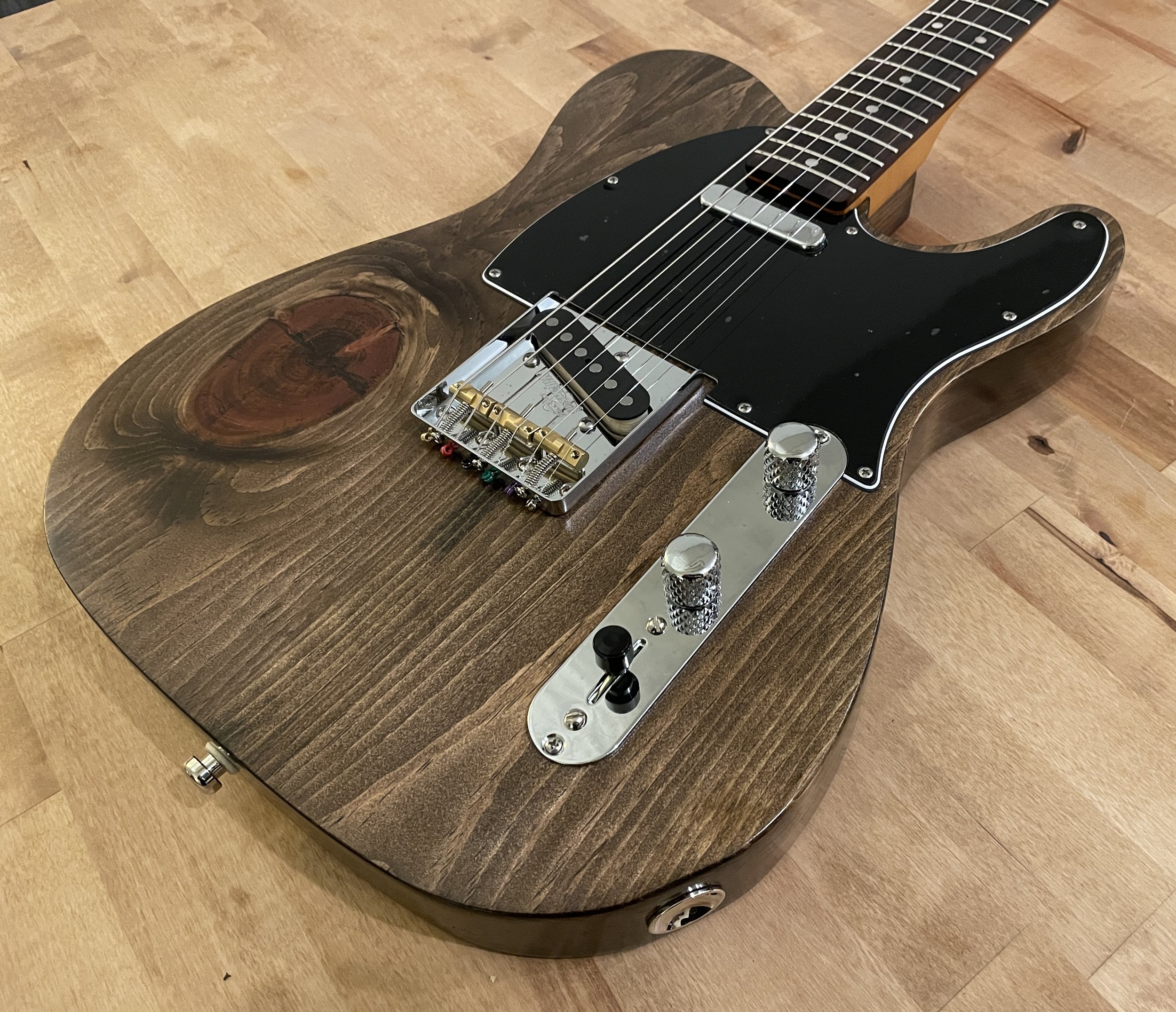 Description of Guitar 1