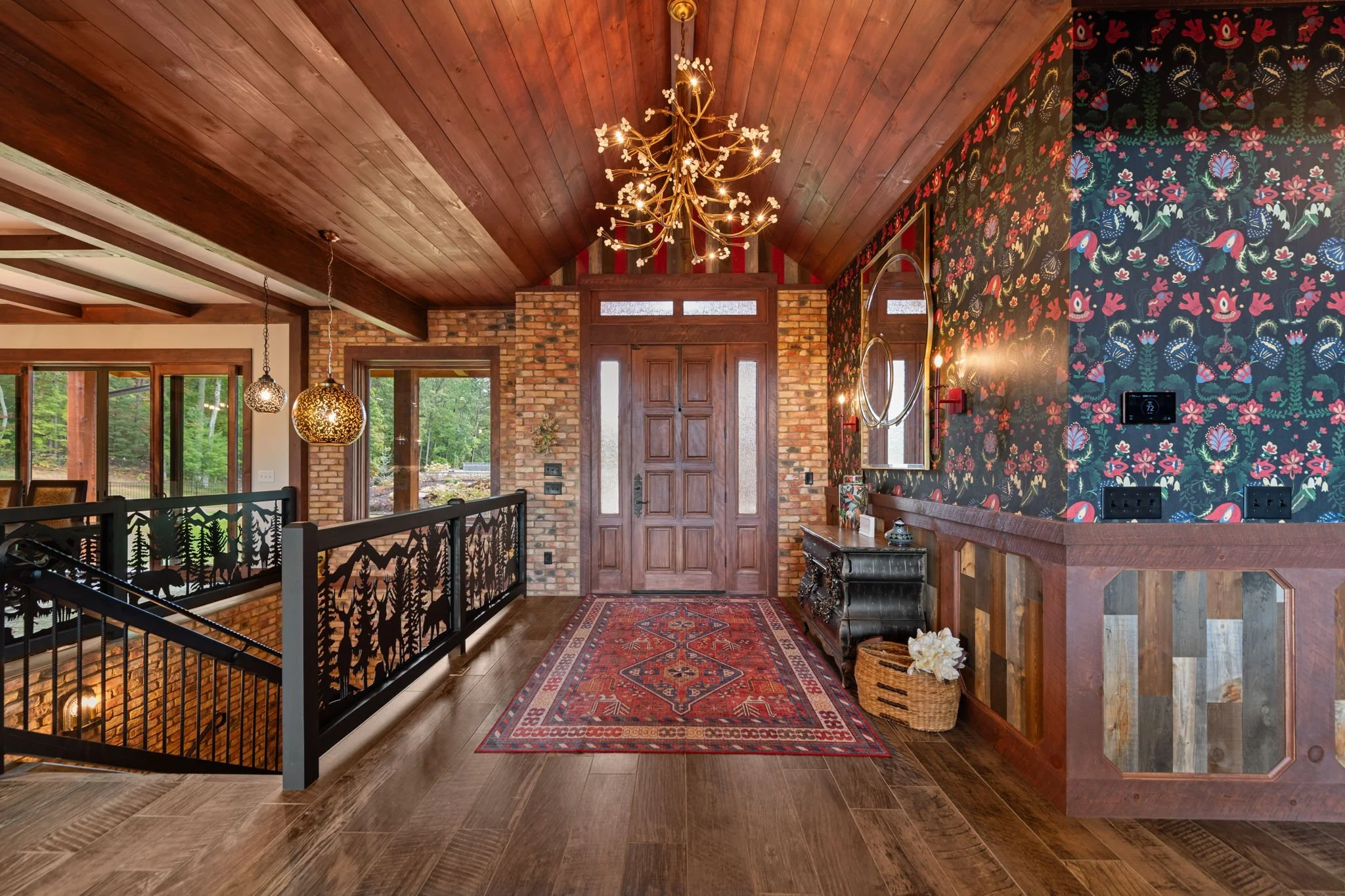 Textures and patterns in entry way 