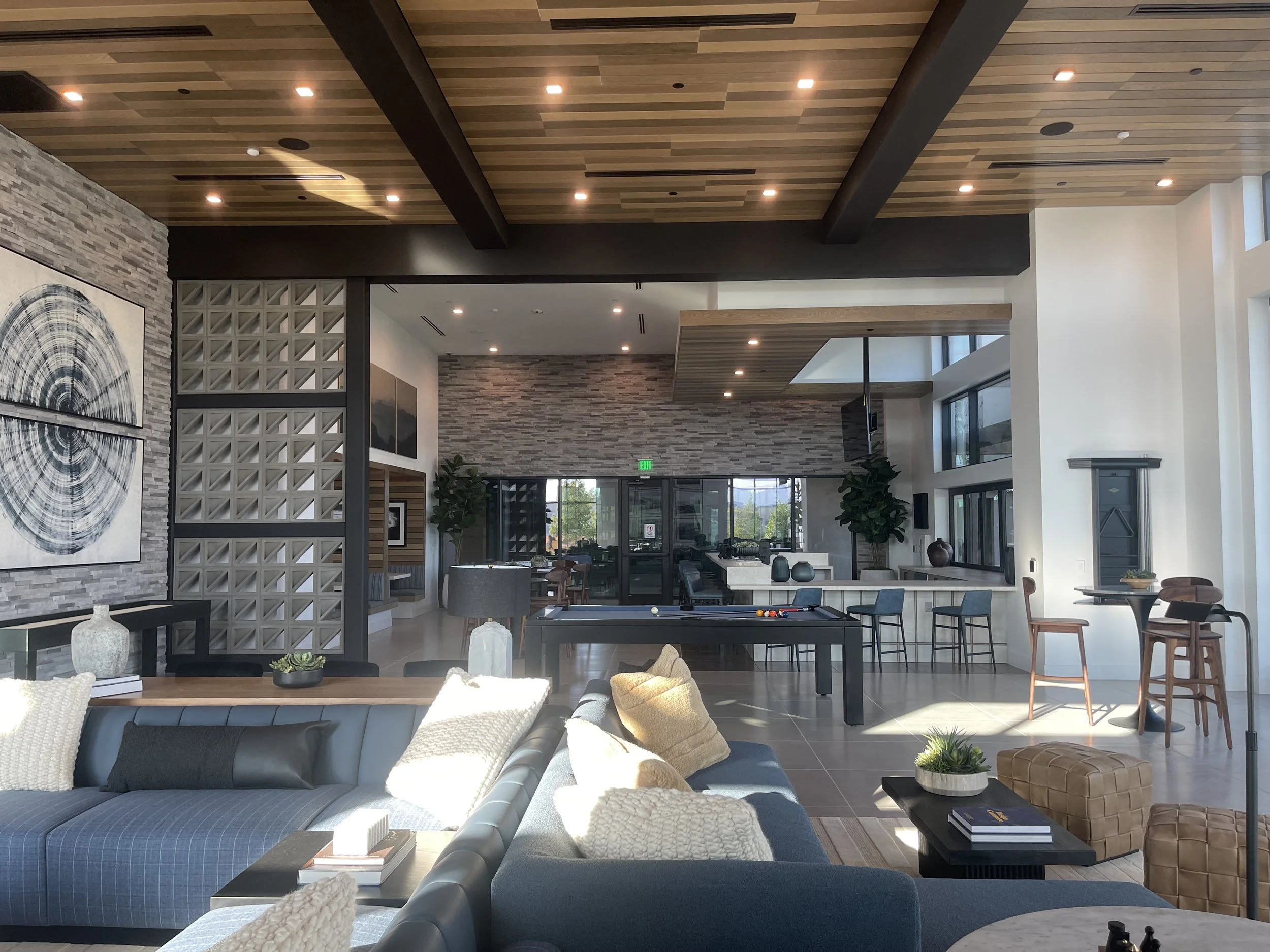 PAC STUDIO_Hospitality driven clubhouse with modern amenities and an engaging environment