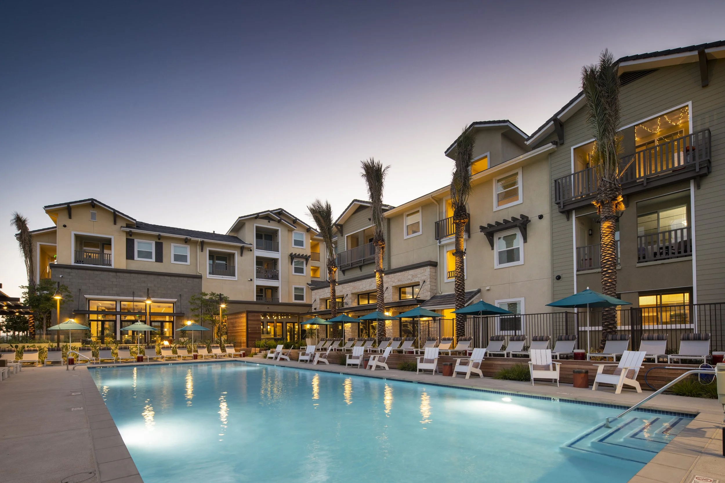 PAC STUDIO_Night_Escaya_Pool_01