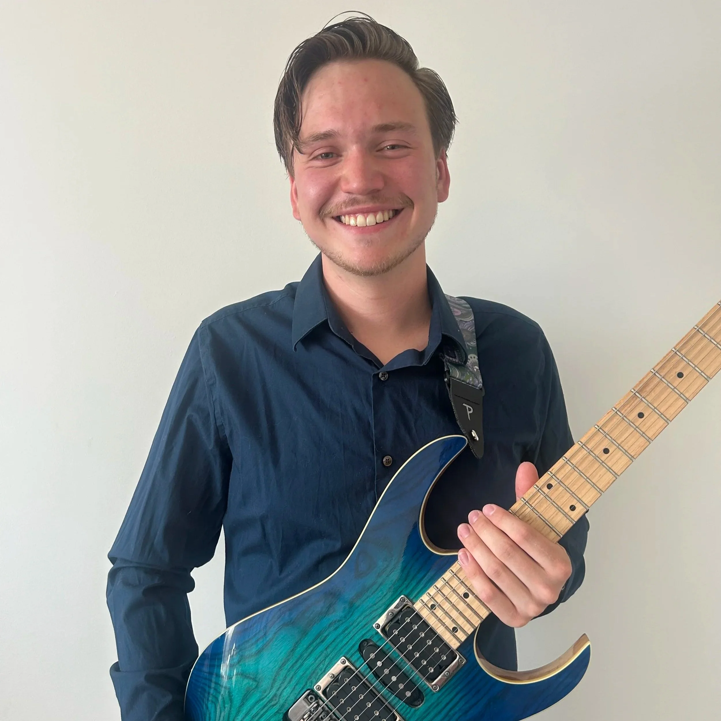 Kaleb Favell, Guitar/Ukulele