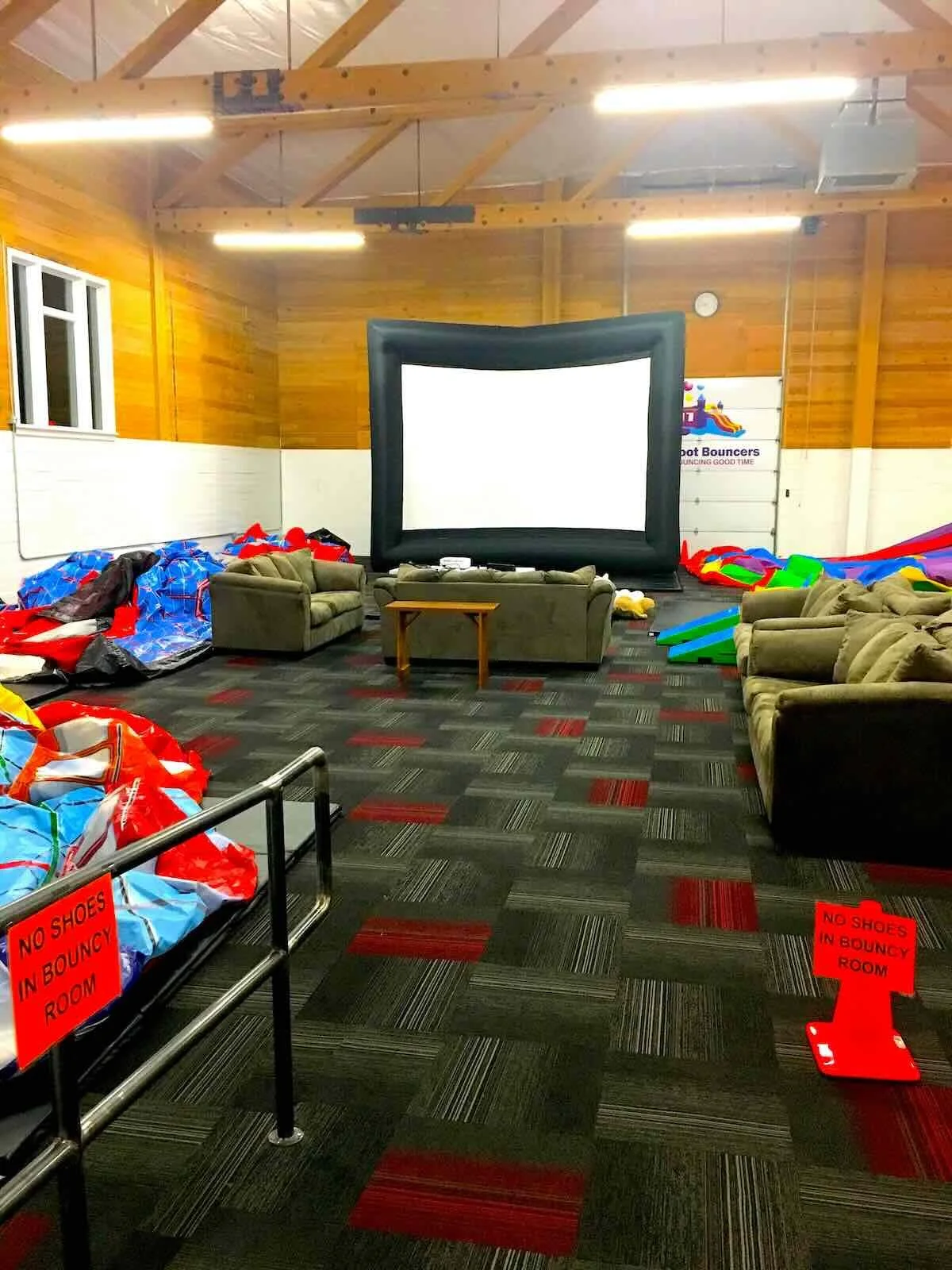 Bitterroot Bouncers - Inflatable Movie Screen - 02.JPG