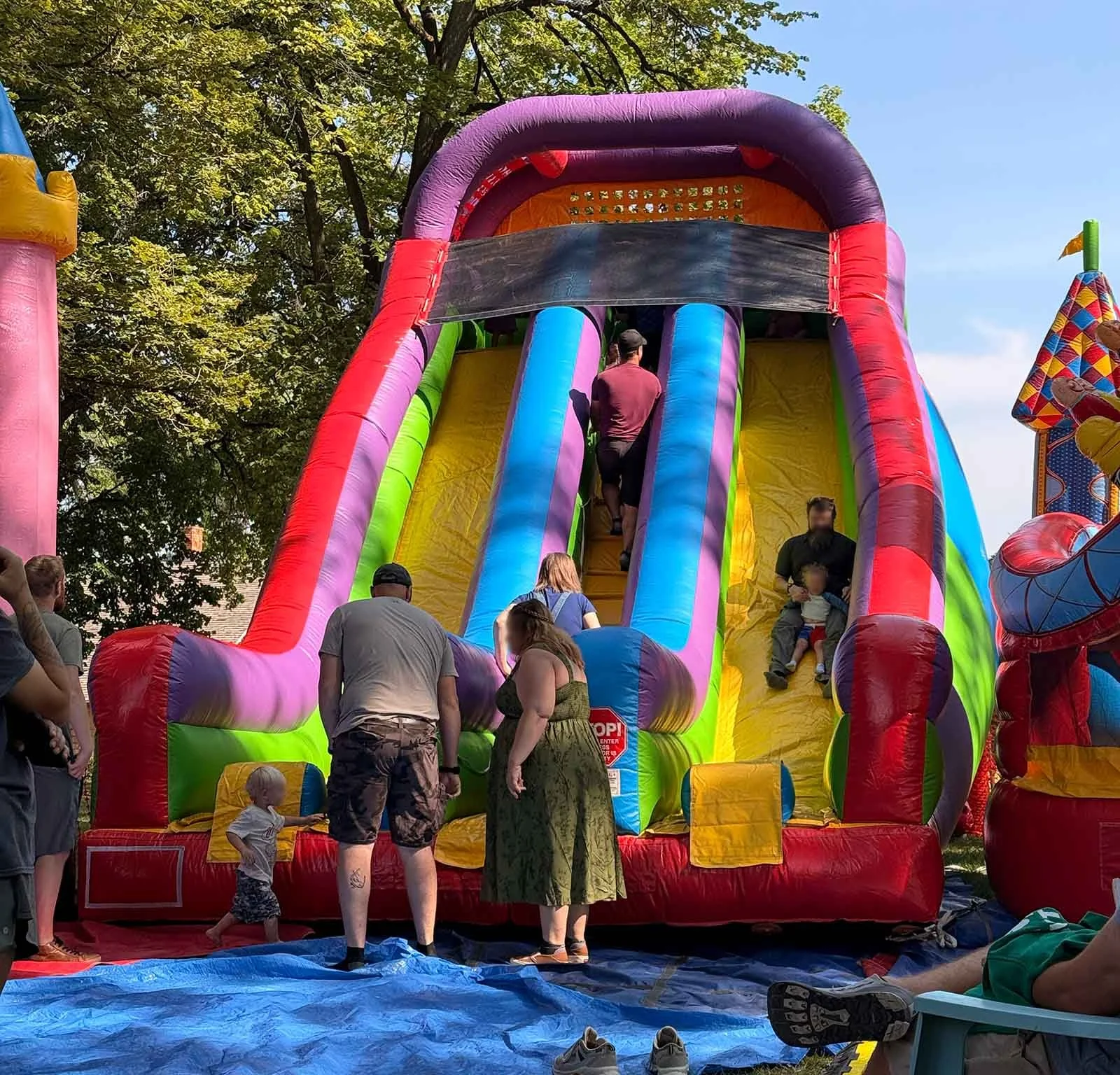 BB - Giant Dual Lane Slide - 02.jpg