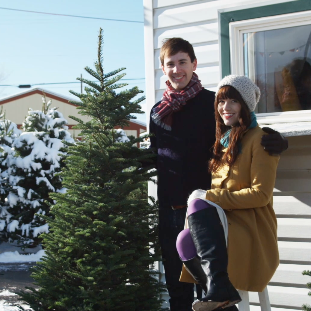 JOE PERA HELPS YOU FIND THE PERFECT CHRISTMAS TREE