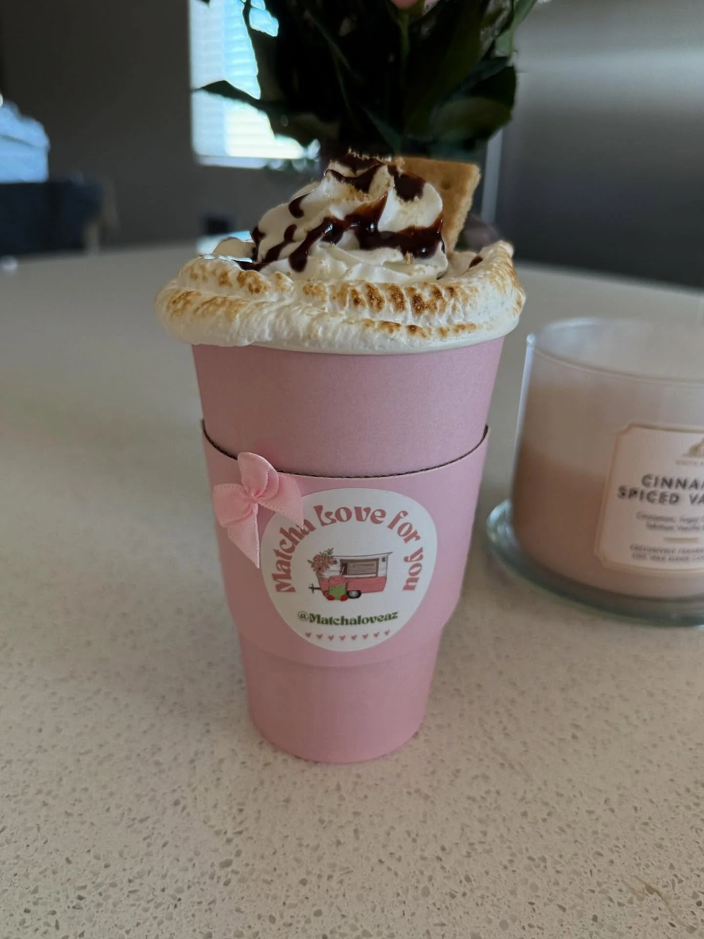 A little break from matcha content.. Of course I had to do a specialty hot cocoa this week before Christmas! S&rsquo;mores hot chocolate with a marshmallow fluff topping made by the best @toasted.mallow can get it starting tomorrow! While supplies la