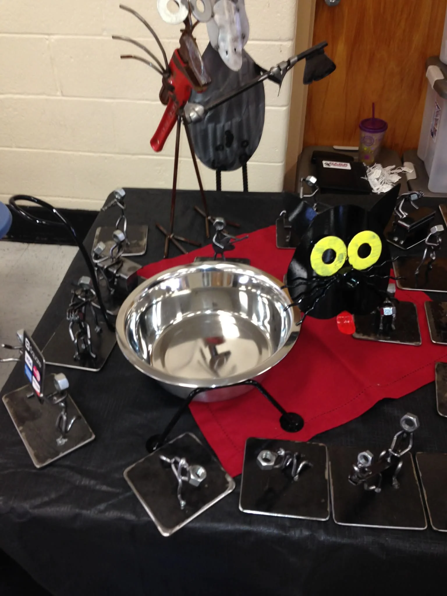 Our hand forged steel cat bowl holder is crafted in Coinjock, NC using traditional blacksmith techniques. Each piece is individually shaped from solid steel, creating a durable, stable feeding station designed to last for years.

Unlike mass-produced