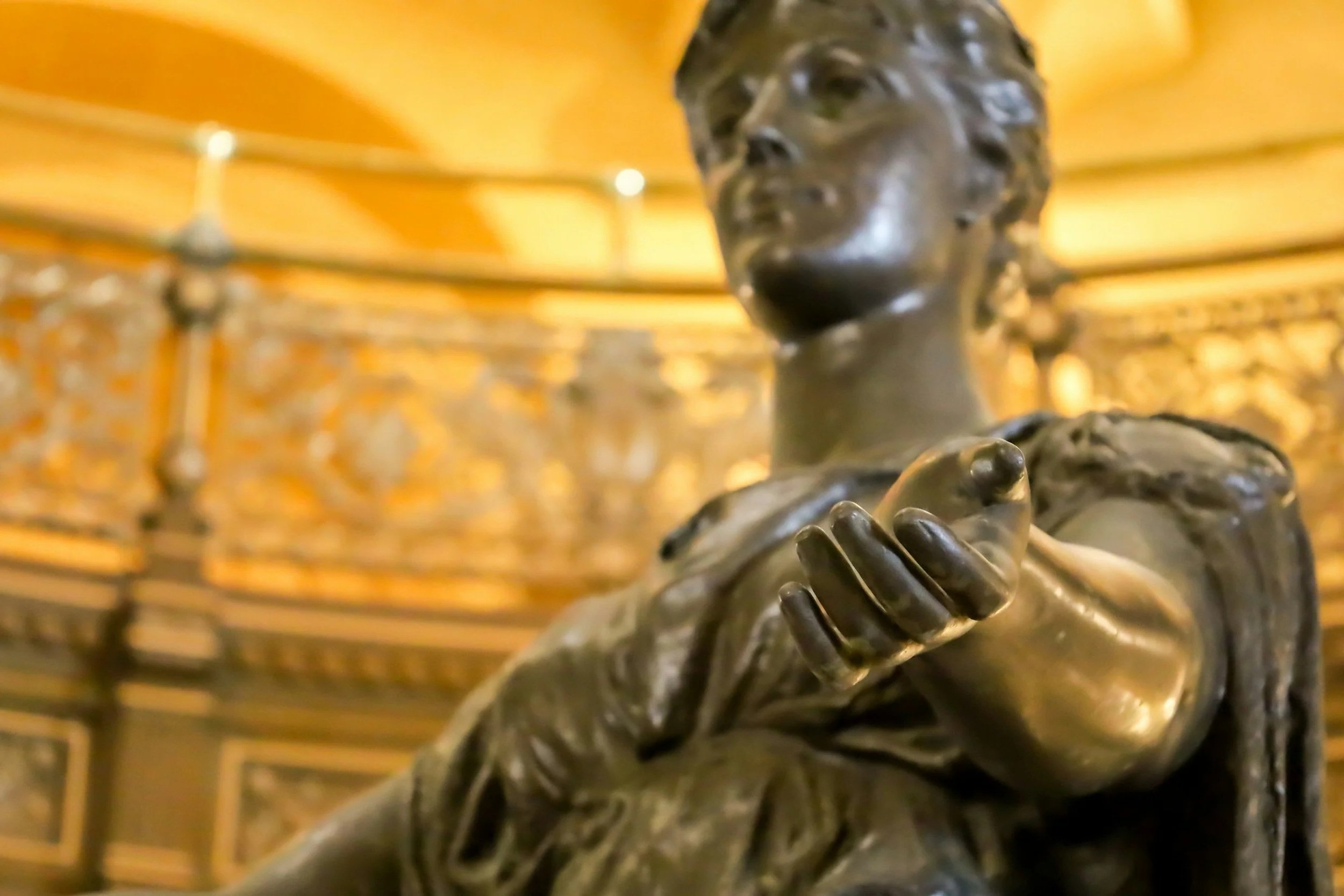 Illinois Welcoming the World Statue at the Illinois State Capitol Building