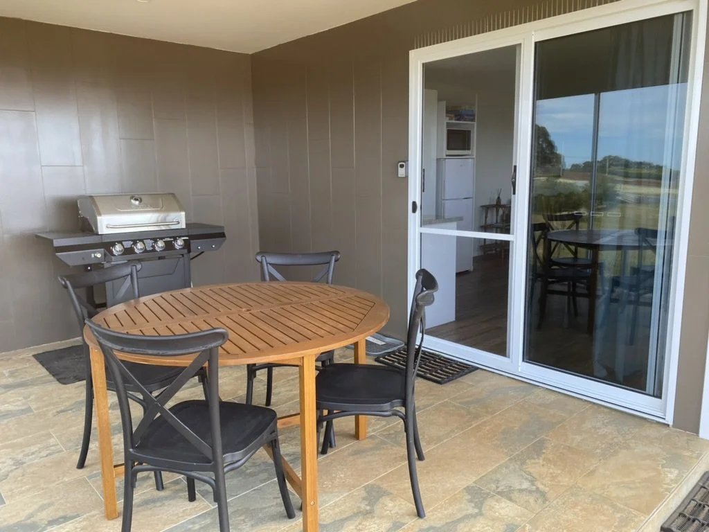 Banksia Cottage outdoor dining space | Seaside Farm | Accommodation Penguin Tasmania