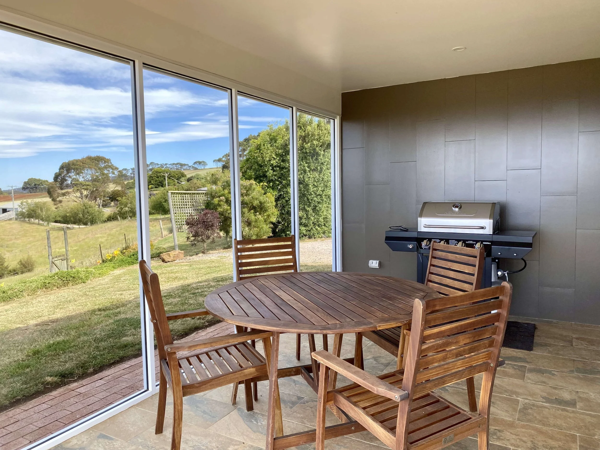Outdoor dining area | Seaside Farm | Accommodation Penguin Tasmania