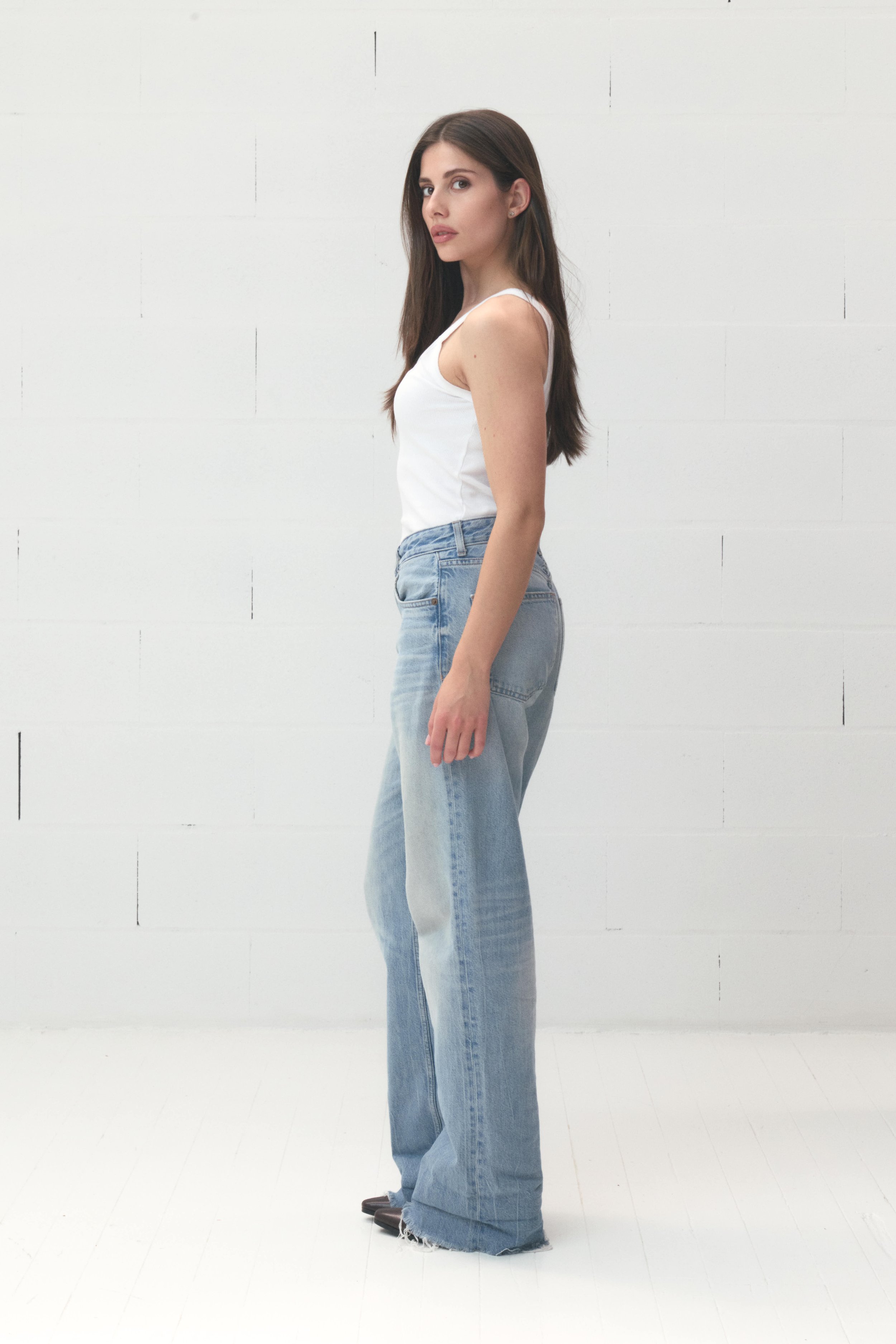 RED AGENCY MODELS5701.jpg