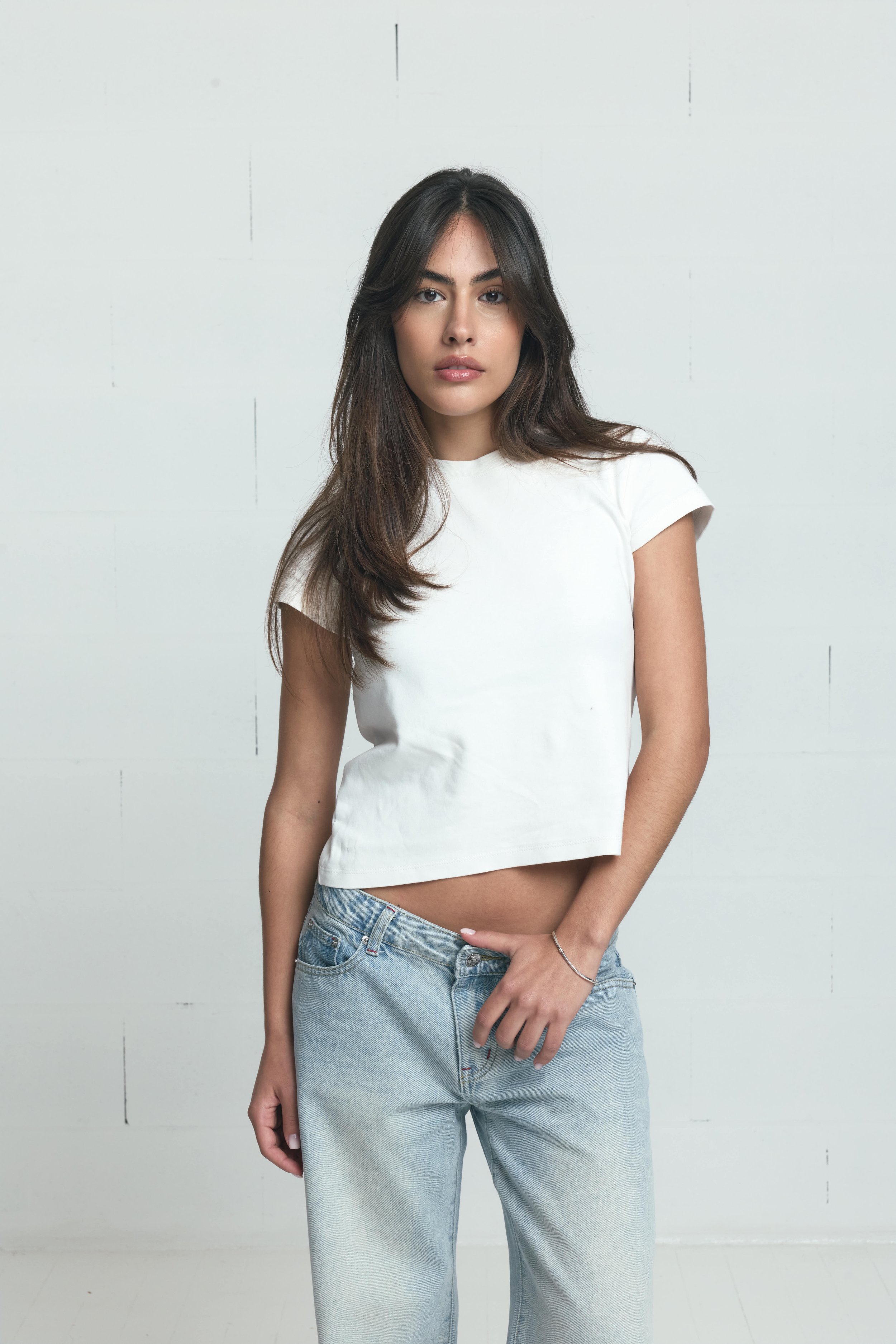 RED AGENCY MODELS5288.jpg