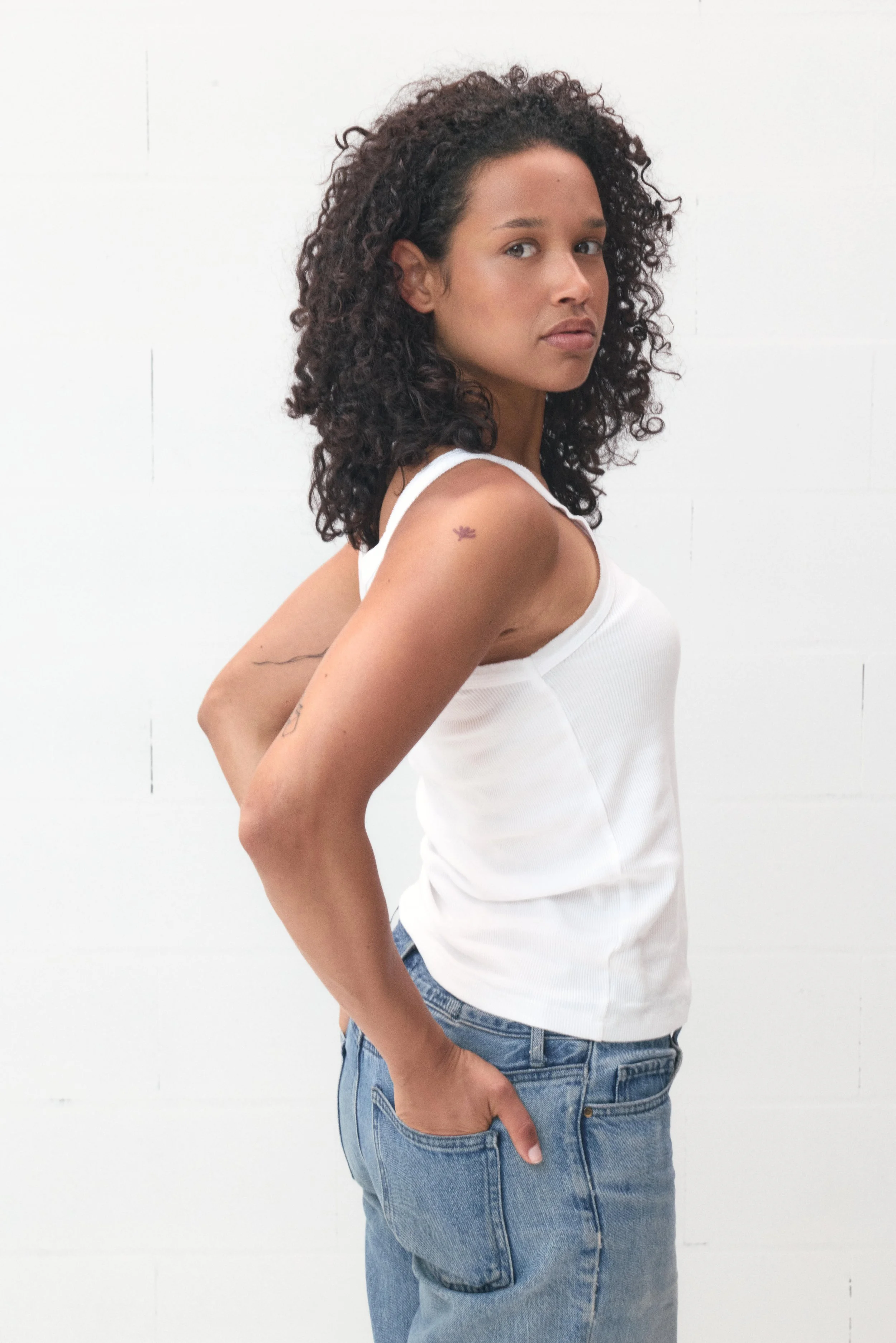 RED AGENCY MODELS5752.jpg