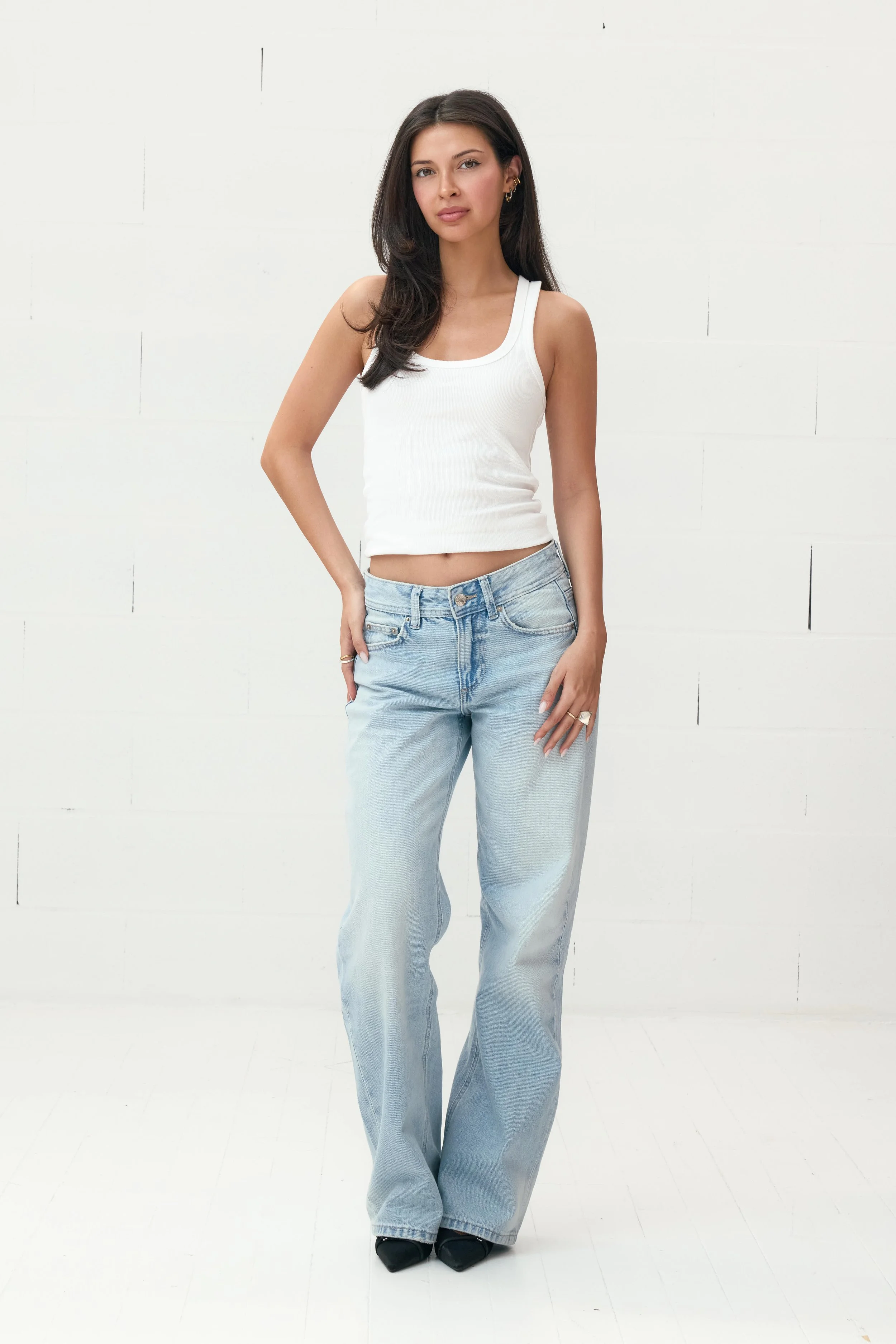 RED AGENCY MODELS6109 1.jpg