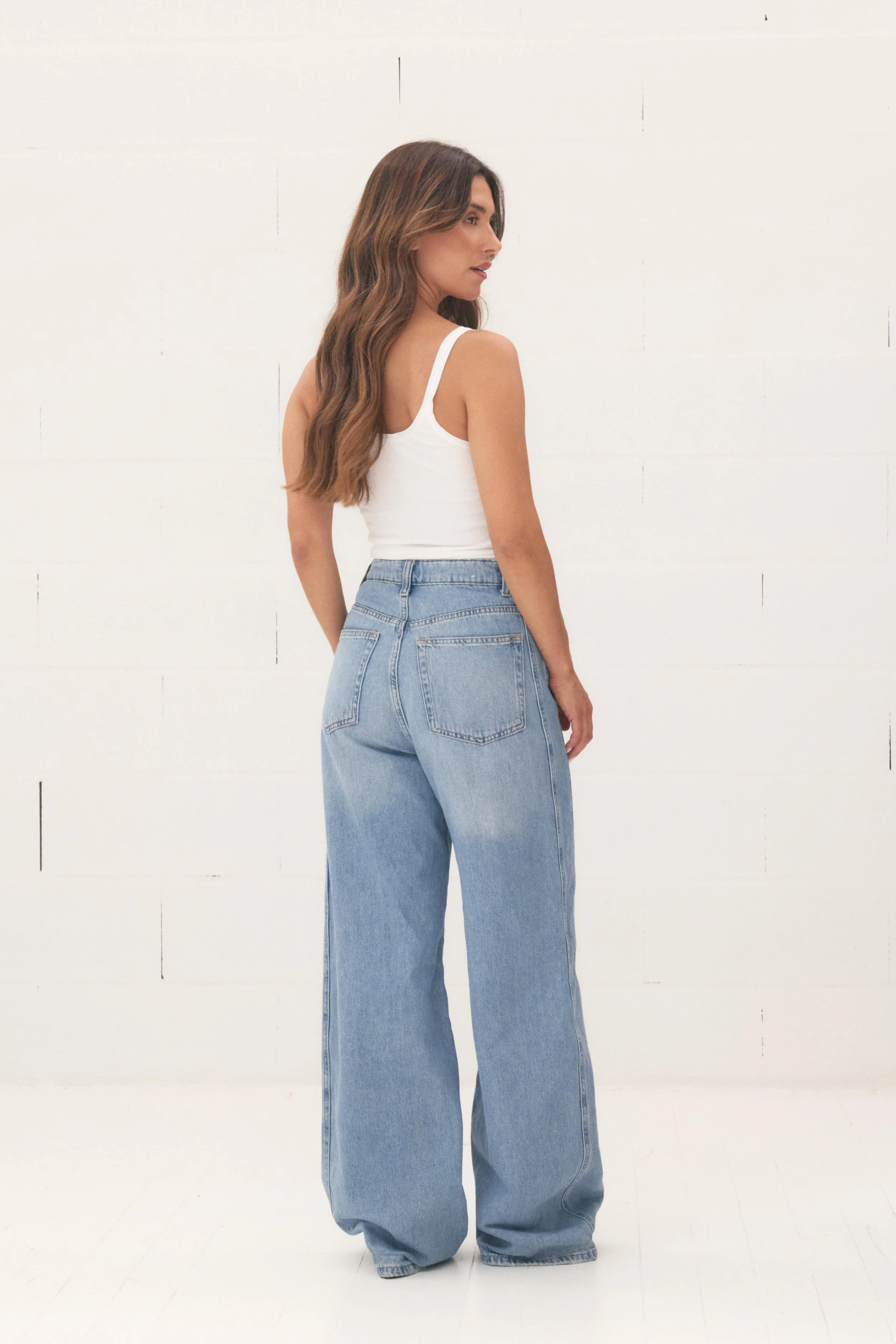 RED AGENCY MODELS6038.jpg